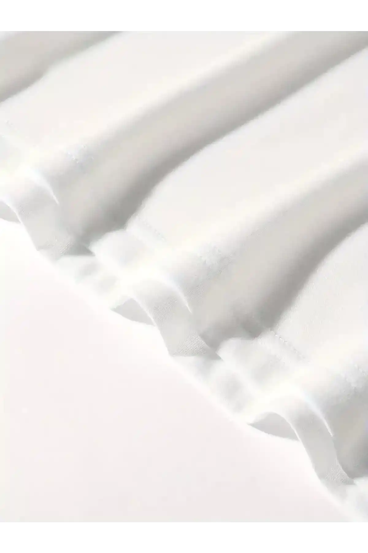 Erkek OversizeGrafik Tişört CAMPBRASTCOOPERATION Kalın Yazı Bisiklet Yaka, Kısa Kol, Kalın Mor ve Siyah Desenli Yazlık Sokak Kıyafeti - Beyaz