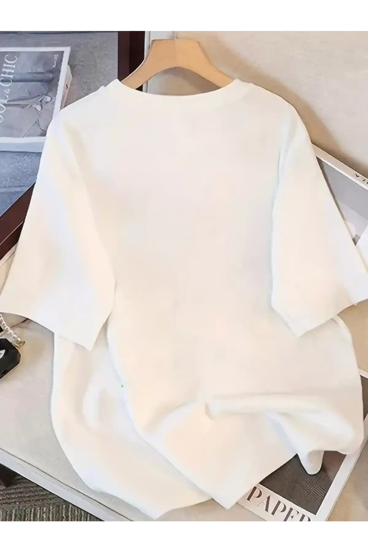 Kadınlar için Şık Siyah Kedi Grafik Tişört - Oversize Kısa Kollu Üst, Nefes Alabilir Polyester Karışımı, Makinede Yıkanabilir - Mükemmel Yaz Modası - Beyaz