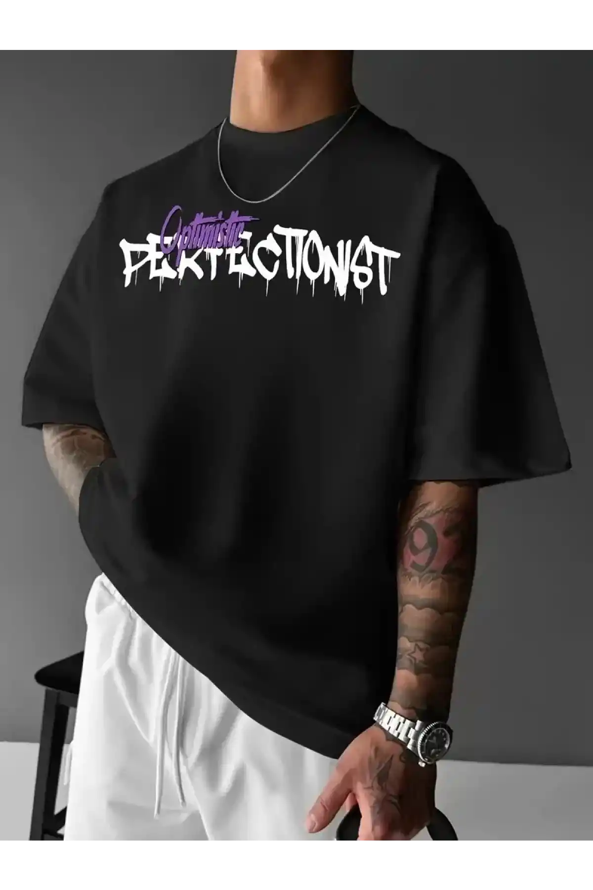 Erkek OversizeGrafik Tişört CAMPBRASTCOOPERATION Kalın Yazı Bisiklet Yaka, Kısa Kol, Kalın Mor ve Siyah Desenli Yazlık Sokak Kıyafeti - Siyah