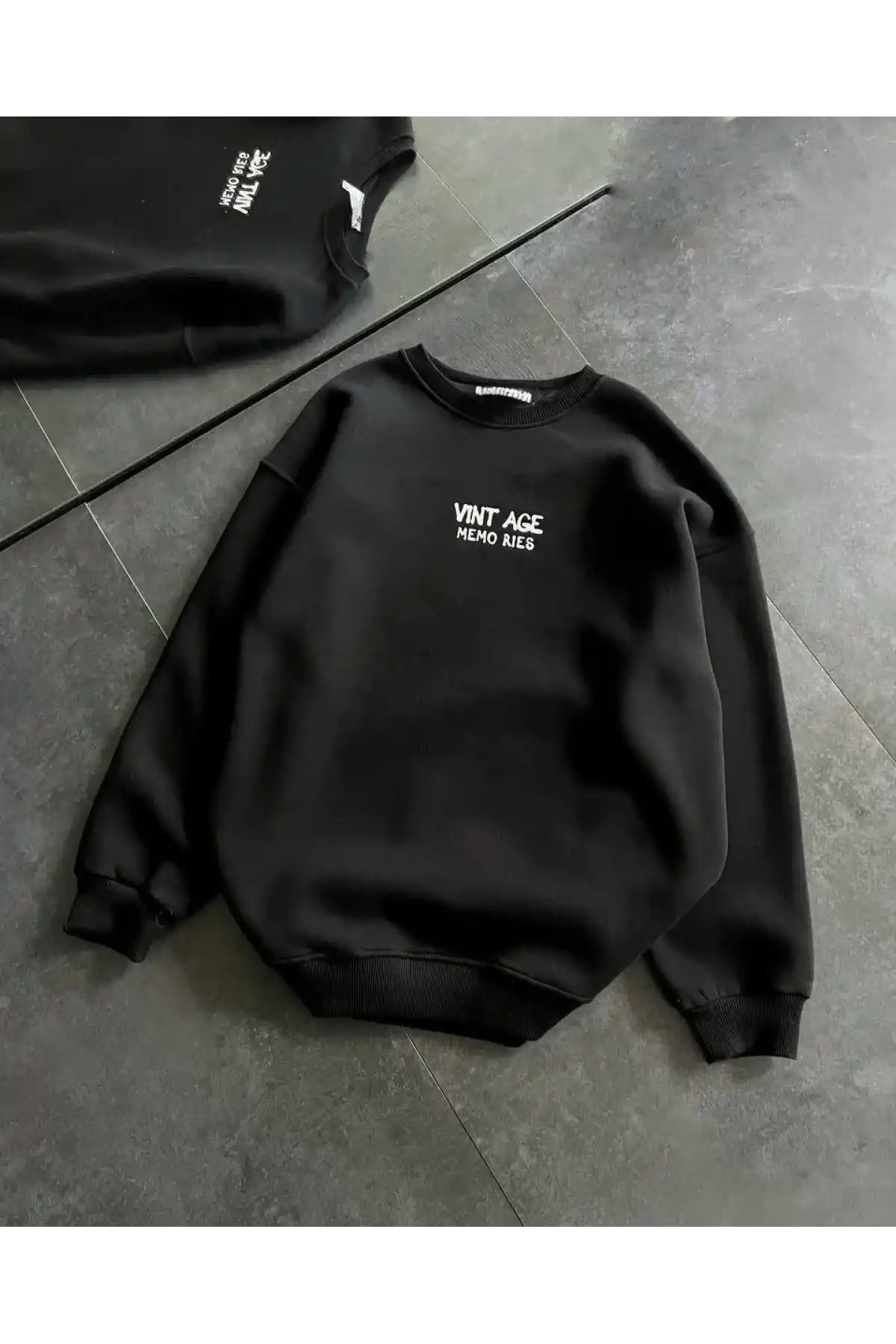 Bisiklet Yaka Üç İplik Baskılı Oversize SweatShirt - Siyah