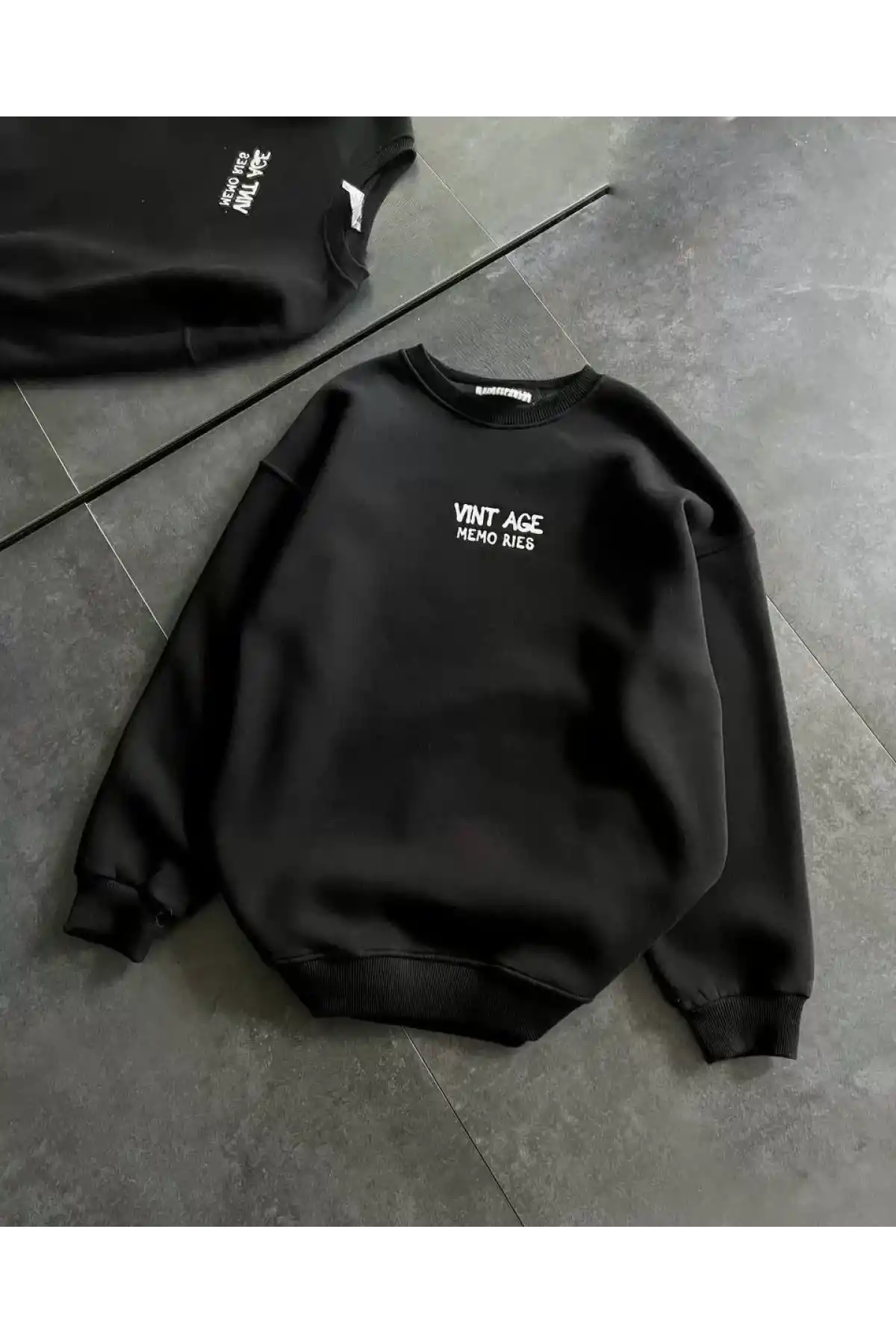 Bisiklet Yaka Üç İplik Baskılı Oversize SweatShirt - Siyah