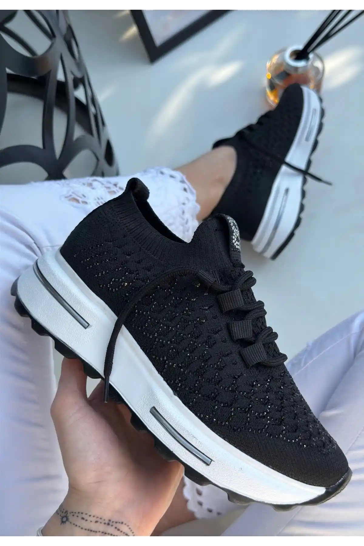 Cilla Siyah Triko Boncuk İşlemeli Spor Ayakkabı - GC