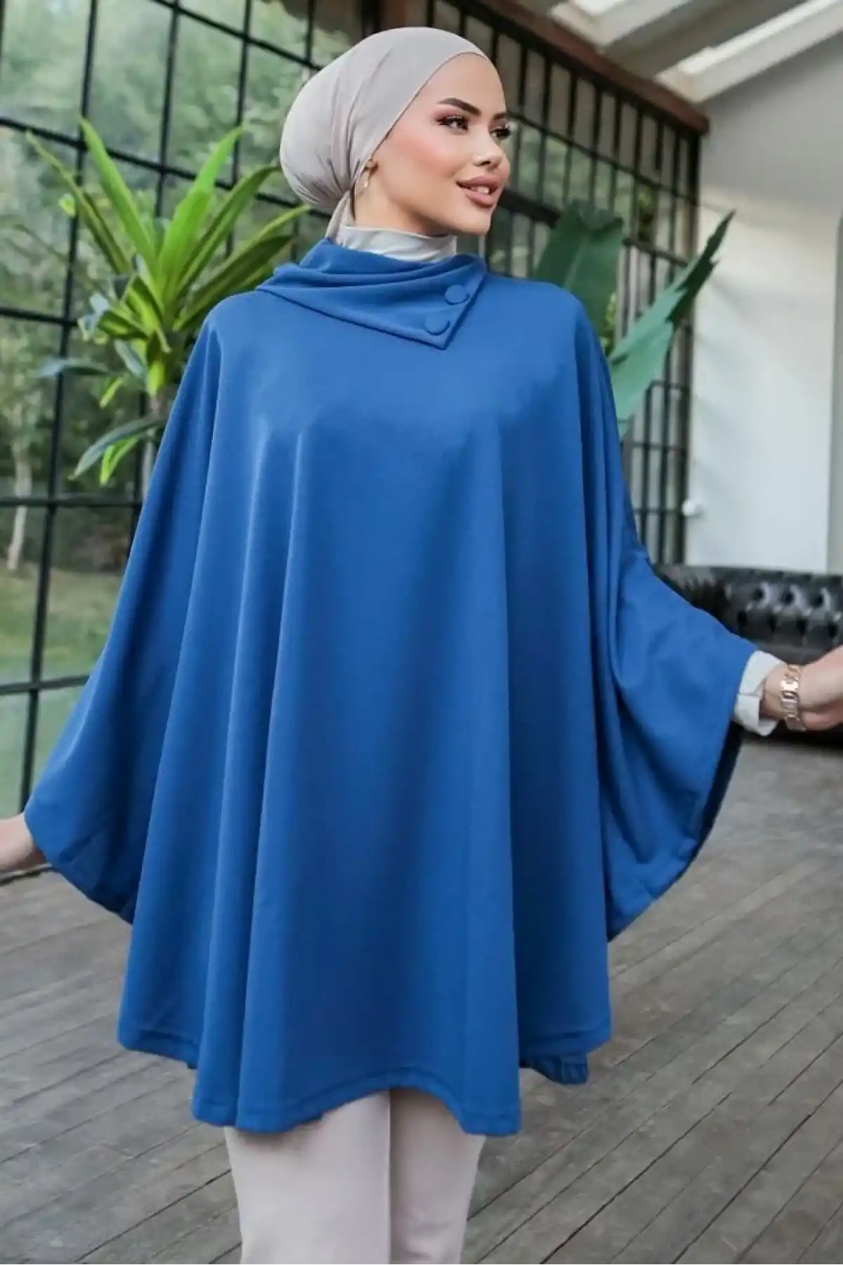 Düğme Detaylı Şık Tasarımlı Mavi Şal Yaka Panço ( GC )