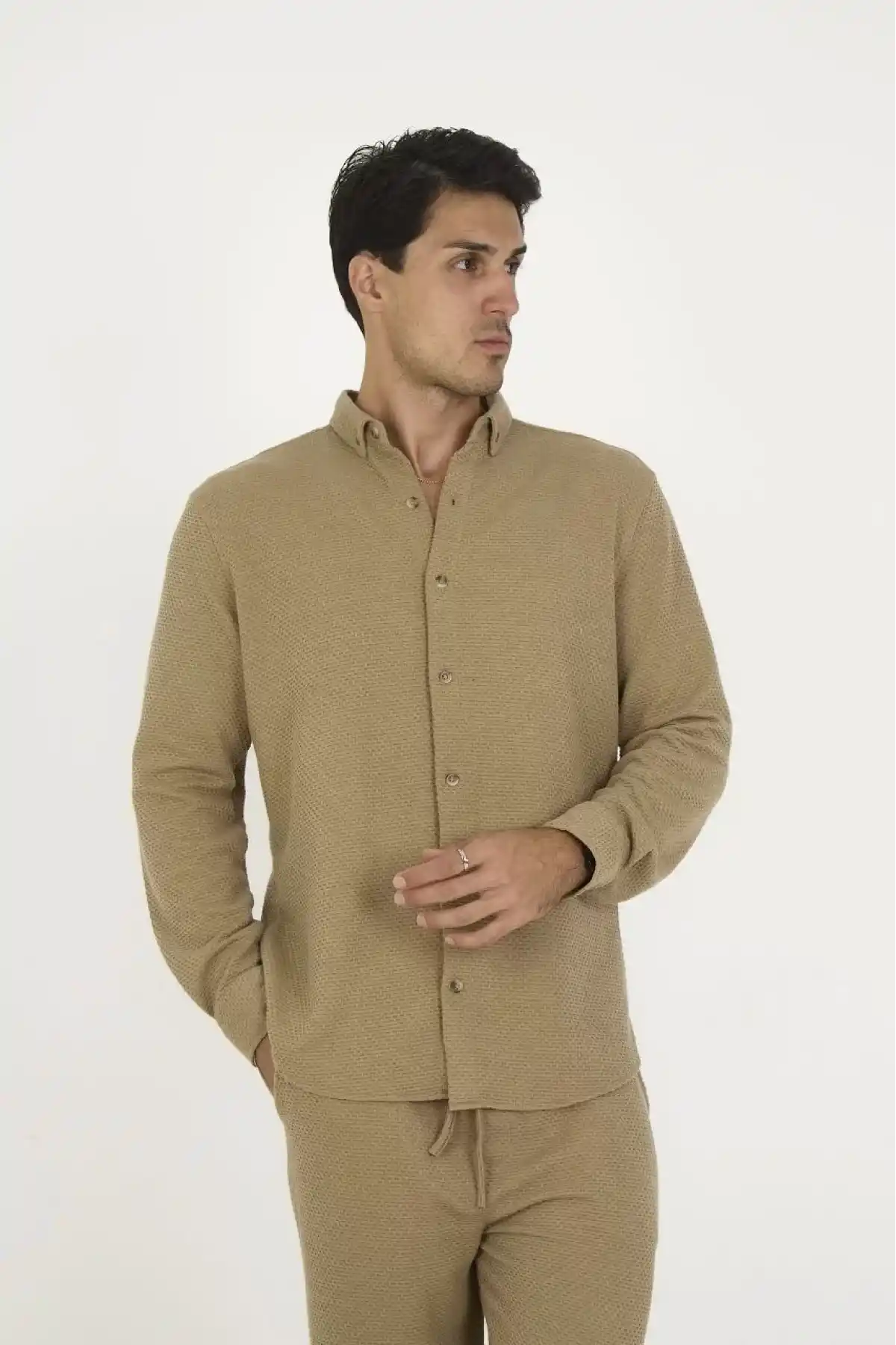 Düğmeli Tam Kalıp Uzun Kol Jakar Gömlek - Kahverengi