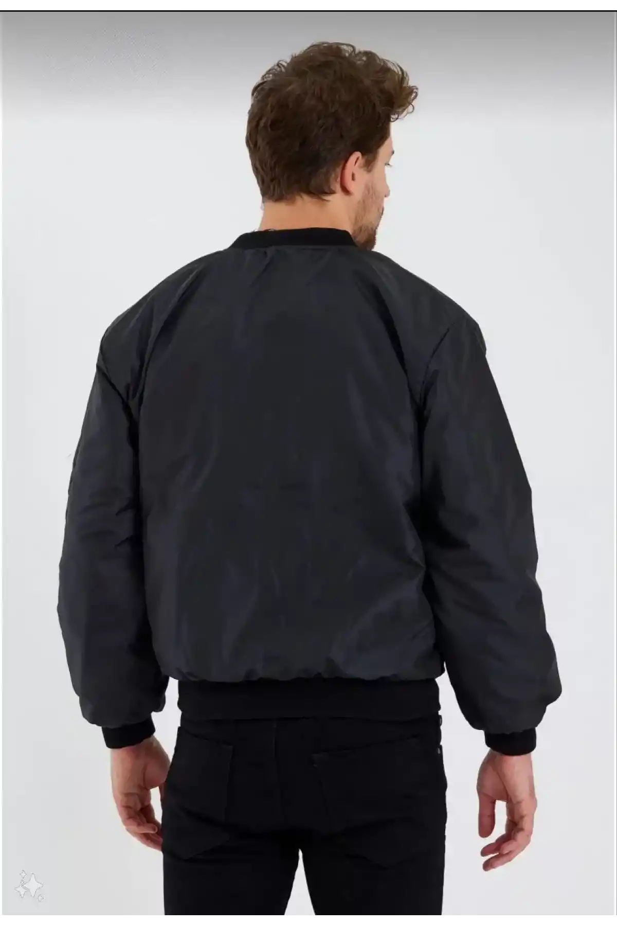 Unisex Siyah Bomber Mont – Su İtici Kumaş, Kapitone Astarlı, Fermuarlı ve Günlük Kullanıma Uygun Ceket- Siyah