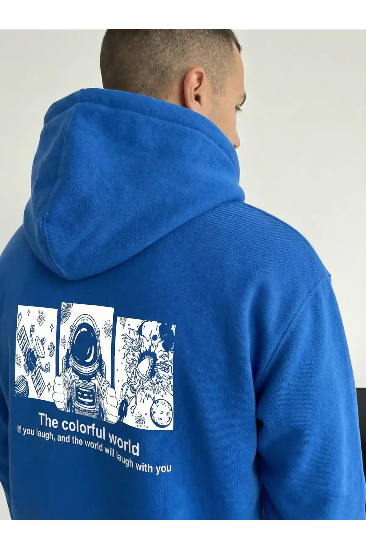Erkek Kapüşonlu Oversize Hoodie – Üç İplik Pamuklu, Astronot Temalı Renkli Dünya Baskılı, Kanguru Cepli Premium Sweatshirt - Saks Mavi