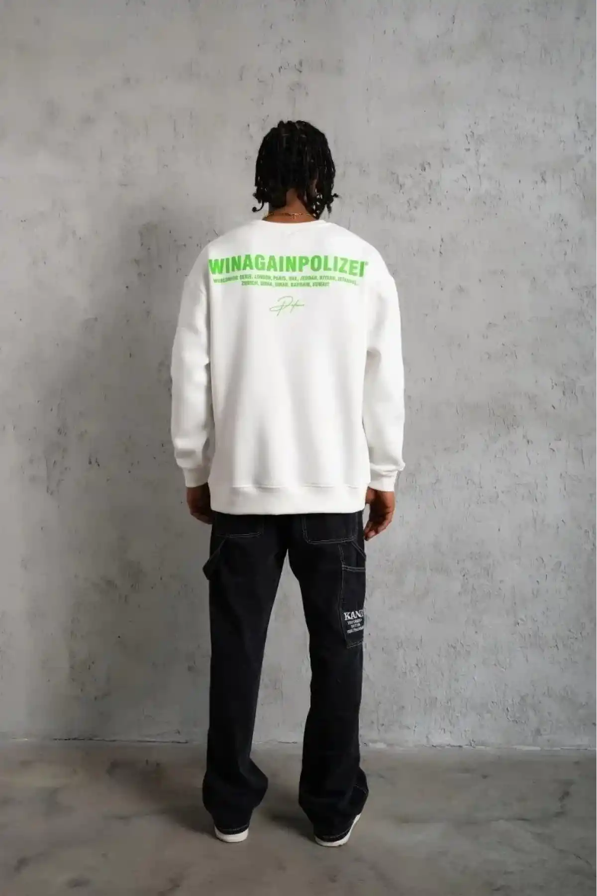 Erkek Oversize Sweatshirt – Beyaz Renk | Ön ve Sırt Baskılı, Üç İplik İçi Pamuklu Kumaş, Rahat Kalıp, Ribanalı Kışlık Sweat | Winagain Polizei Serisi - Beyaz