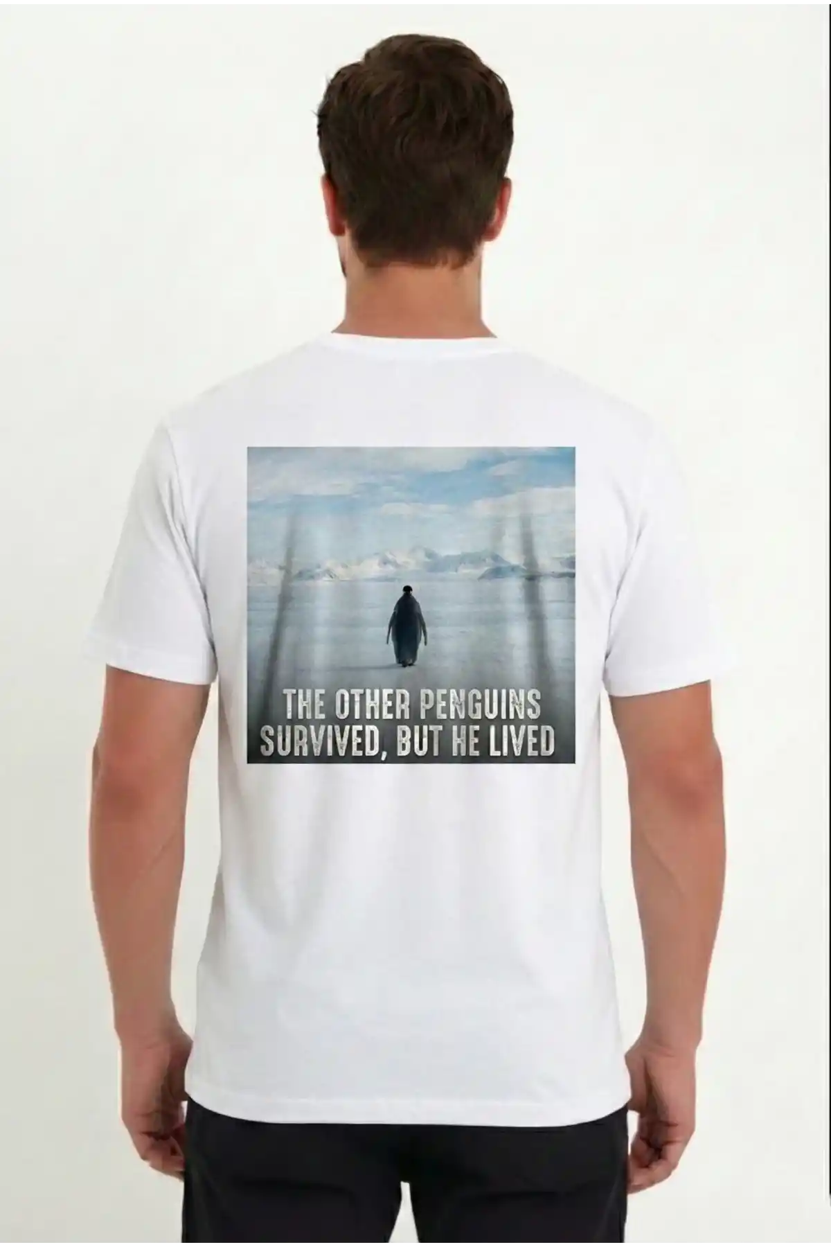 Erkek Oversize Tişört - Sırt Baskılı Survivor Penguin Temalı, Felsefi Yazılı Bisiklet yaka Tişört - Beyaz