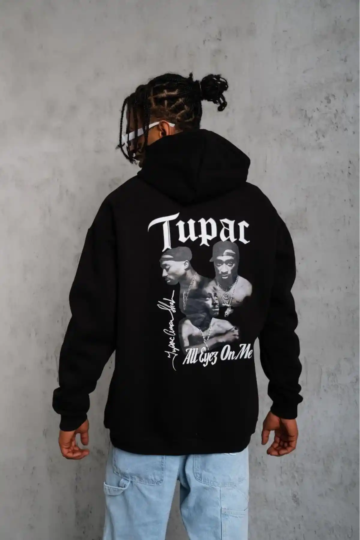 Erkek Oversize Üç İplik Kapüşonlu Sweat – Siyah Kol ve Etek Ribana Detaylı, Ön ve Sırt Baskılı, Kanguru Cepli Rahat Kalıp Model