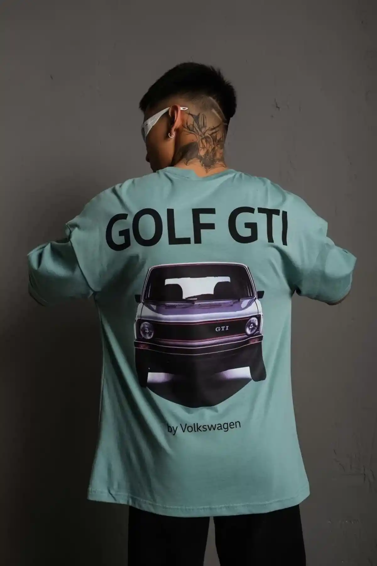 Erkek Oversize Baskılı Tişört – Golf GTI Retro Araba Desenli, Ön & Arka Dijital Baskı, Sokak Modası Stil - Mint Yeşili