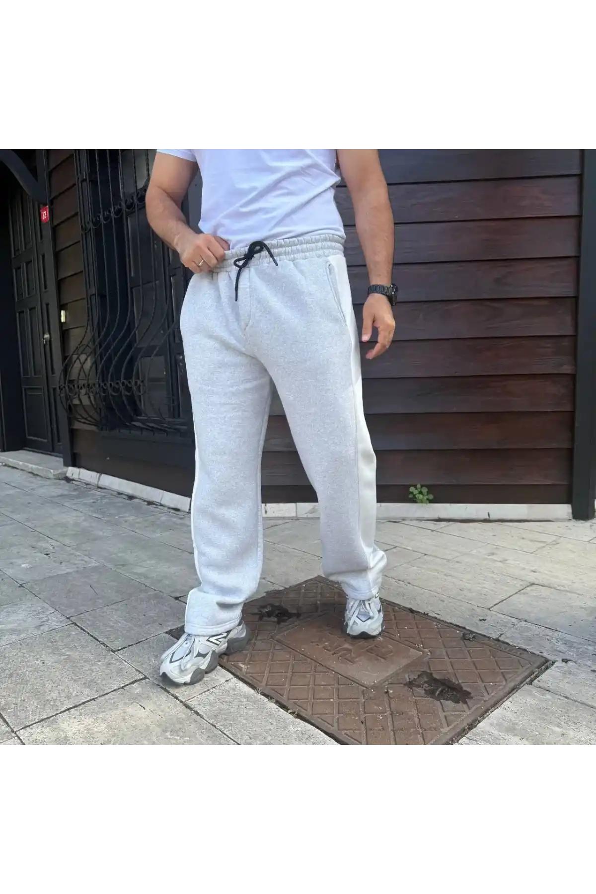 Erkek Üç İplik Kışlık Pamuklu Yandan Garneli Kalın Bej Şeritli Cepli Eşofman Altı - Gri