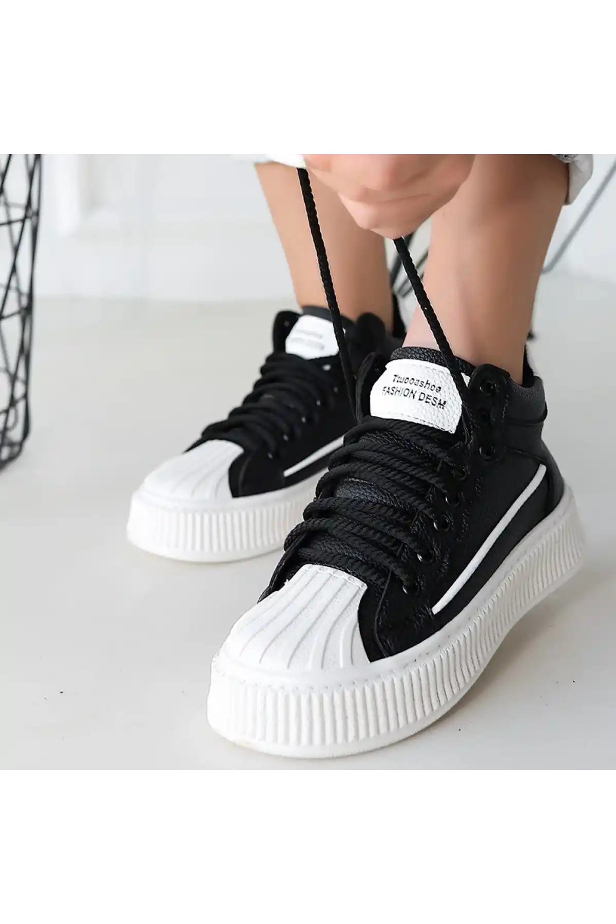 Estim Siyah Cilt Bağcıklı Spor Ayakkabı - GC