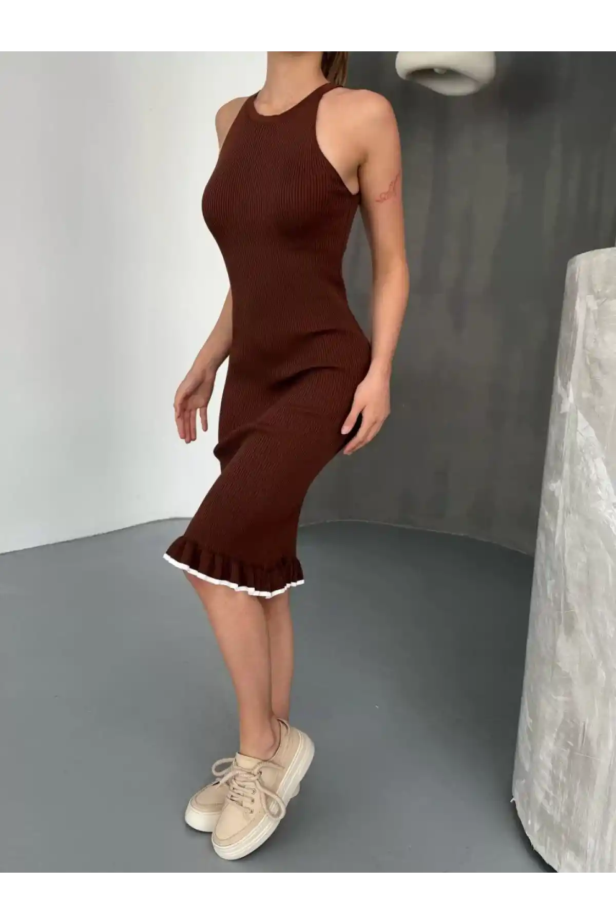 Fırfır Detaylı Triko Elbise- Kahverengi