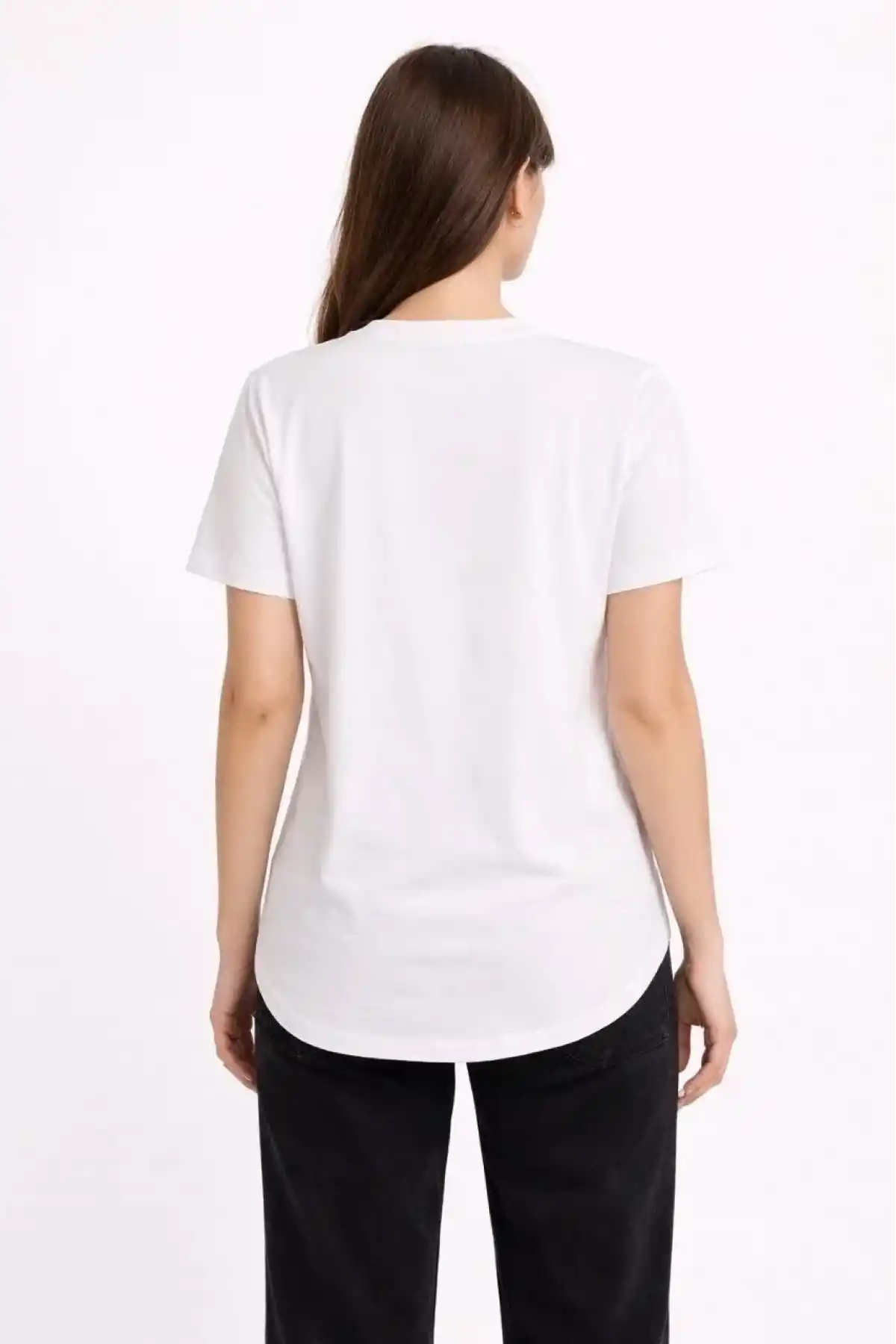 Kadın Basic T-Shirt Kısa Kol Bisiklet Yaka Oval Kesim Tişört - Beyaz