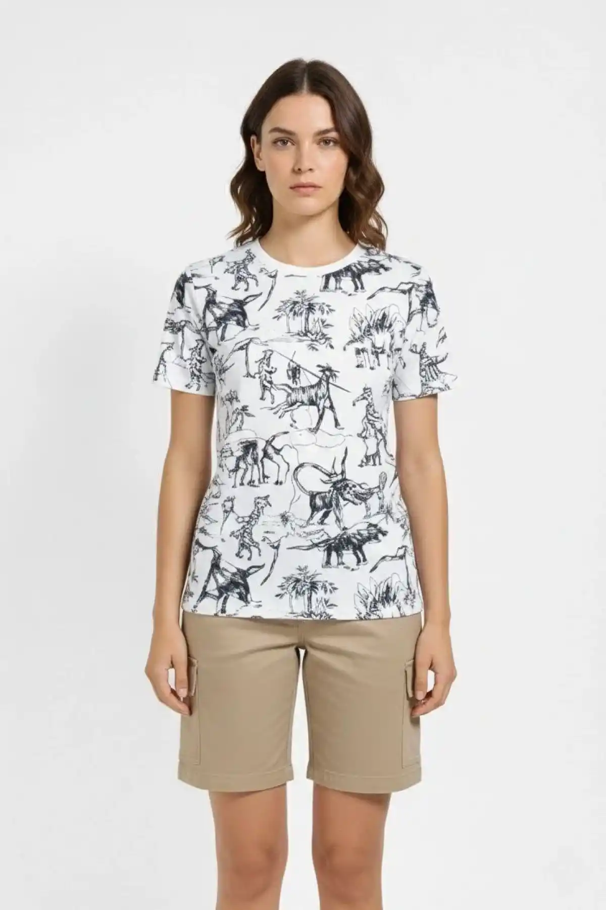 Kadın Beyaz Dinozor Desenli Tişört – Regular Kalıp, Bisiklet Yaka, Dijital Baskılı Pamuklu T-Shirt - Beyaz