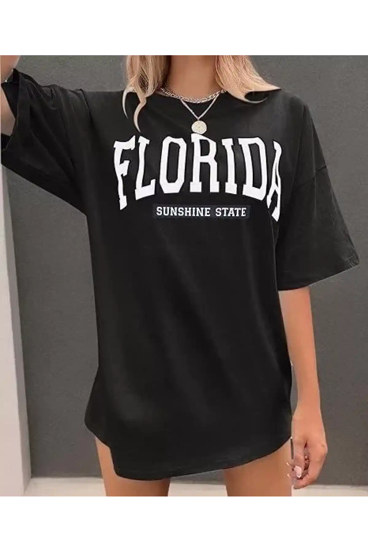 Kadın Bisiklet Yaka Baskılı T-shirt - Siyah