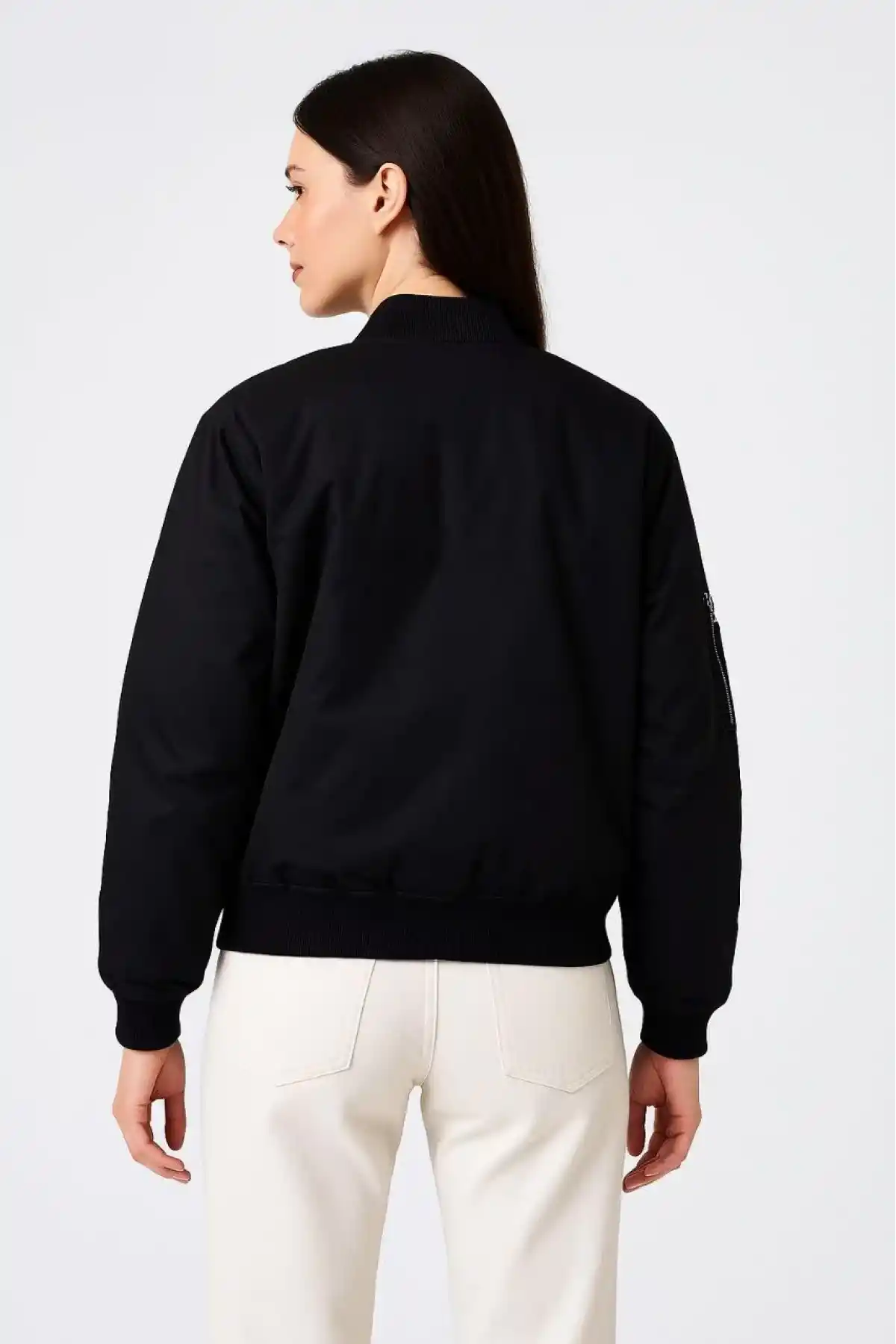 Kadın Bomber Mont Ceket – Fermuarlı, Kapitone İçi Astarlı, Su İtici Kumaş, Regular Fit, Yandan Cepli, Günlük Bahar & Kış Şık Rahat Stil - Siyah