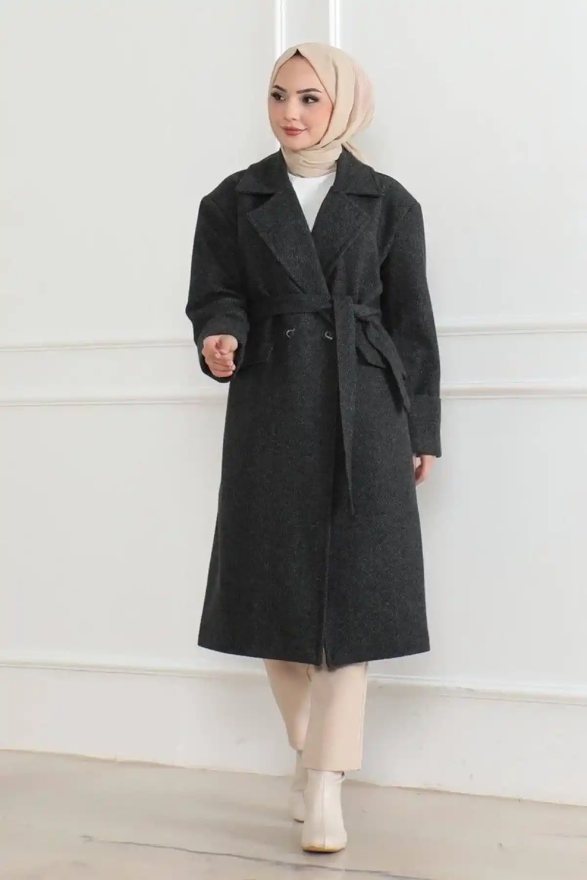 Kadın Kaşe Kaban Uzun Boy 115 cm Kruvaze Yaka Kuşaklı Astarlı Tesettür Kaban Yünlü - Siyah