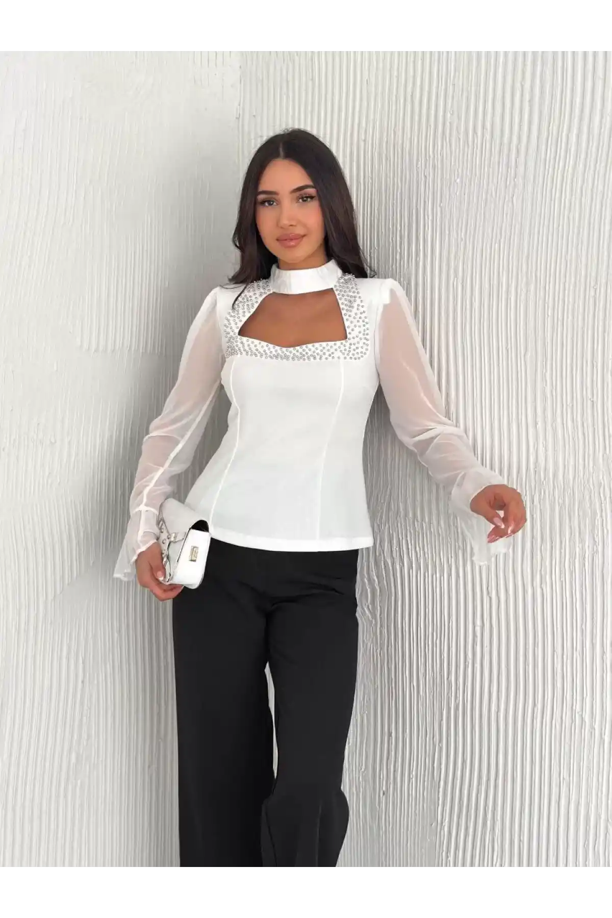 Penye Uzun Kollu Kadın Kolları Şifon Göğüste İnci Boncuk detaylı Bluz - Beyaz
