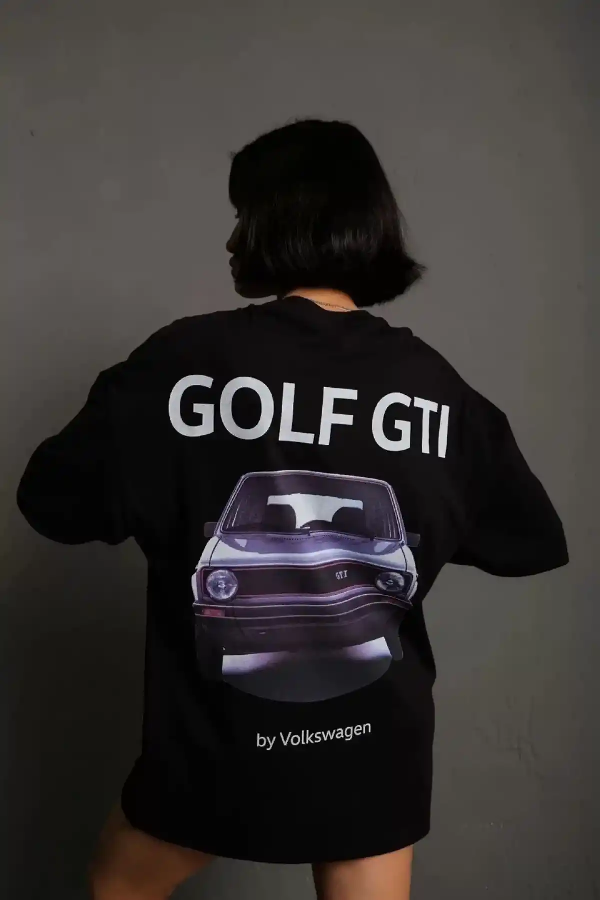 Kadın Oversize Baskılı Tişört – Golf GTI Retro Araba Desenli, Ön & Arka Dijital Baskı, Sokak Modası Stil - Siyah