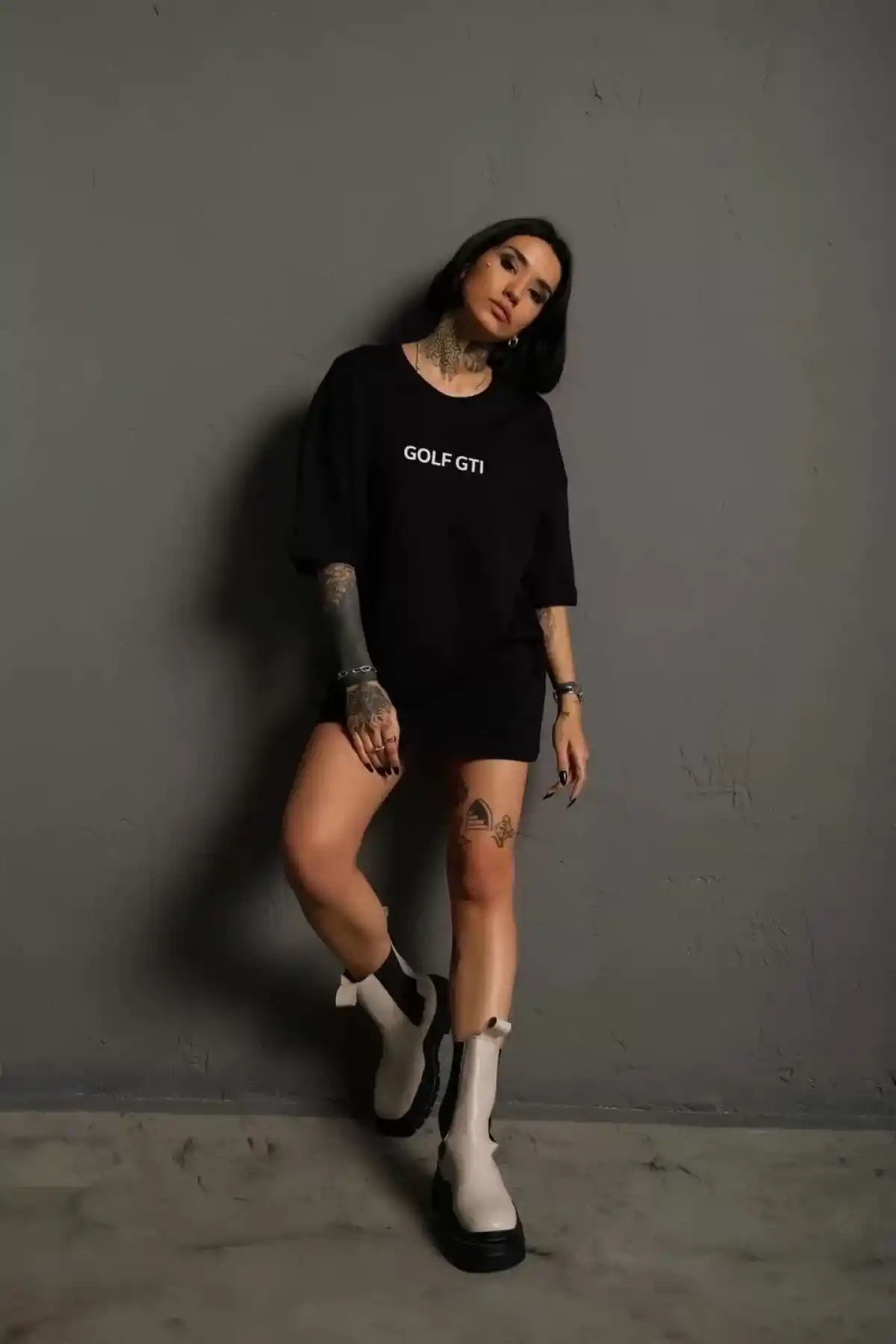 Kadın Oversize Baskılı Tişört – Golf GTI Retro Araba Desenli, Ön & Arka Dijital Baskı, Sokak Modası Stil - Siyah