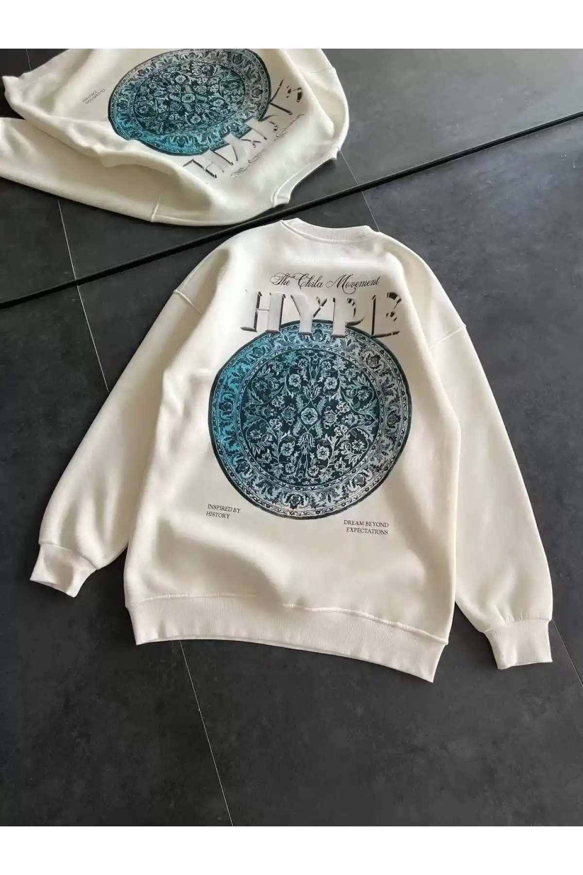 Kadın Üç İplik Bisiklet Yaka Baskılı SweatShirt - Beyaz