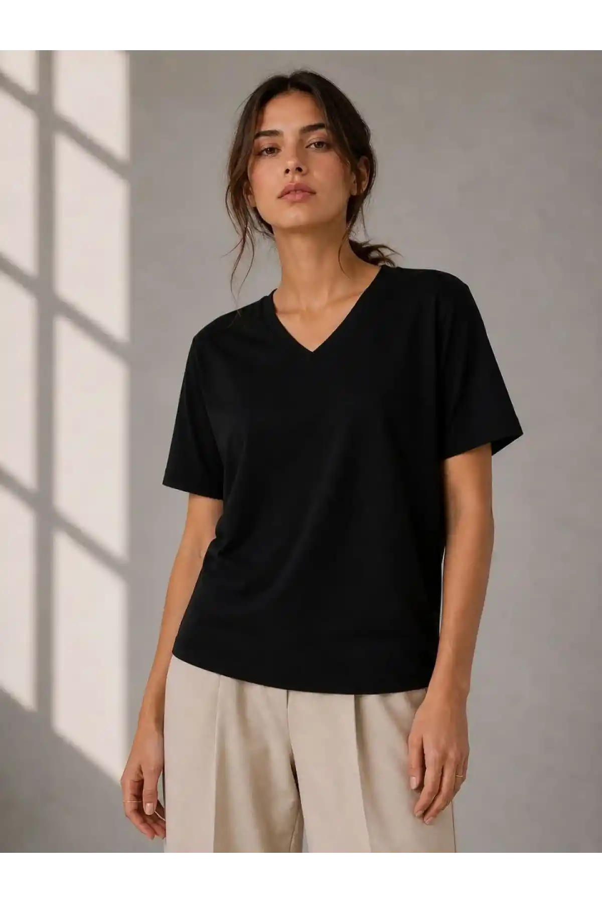 Kadın V Yaka Basic Tişört Kısa Kol Yazlık Regular Fit T-Shirt - Siyah