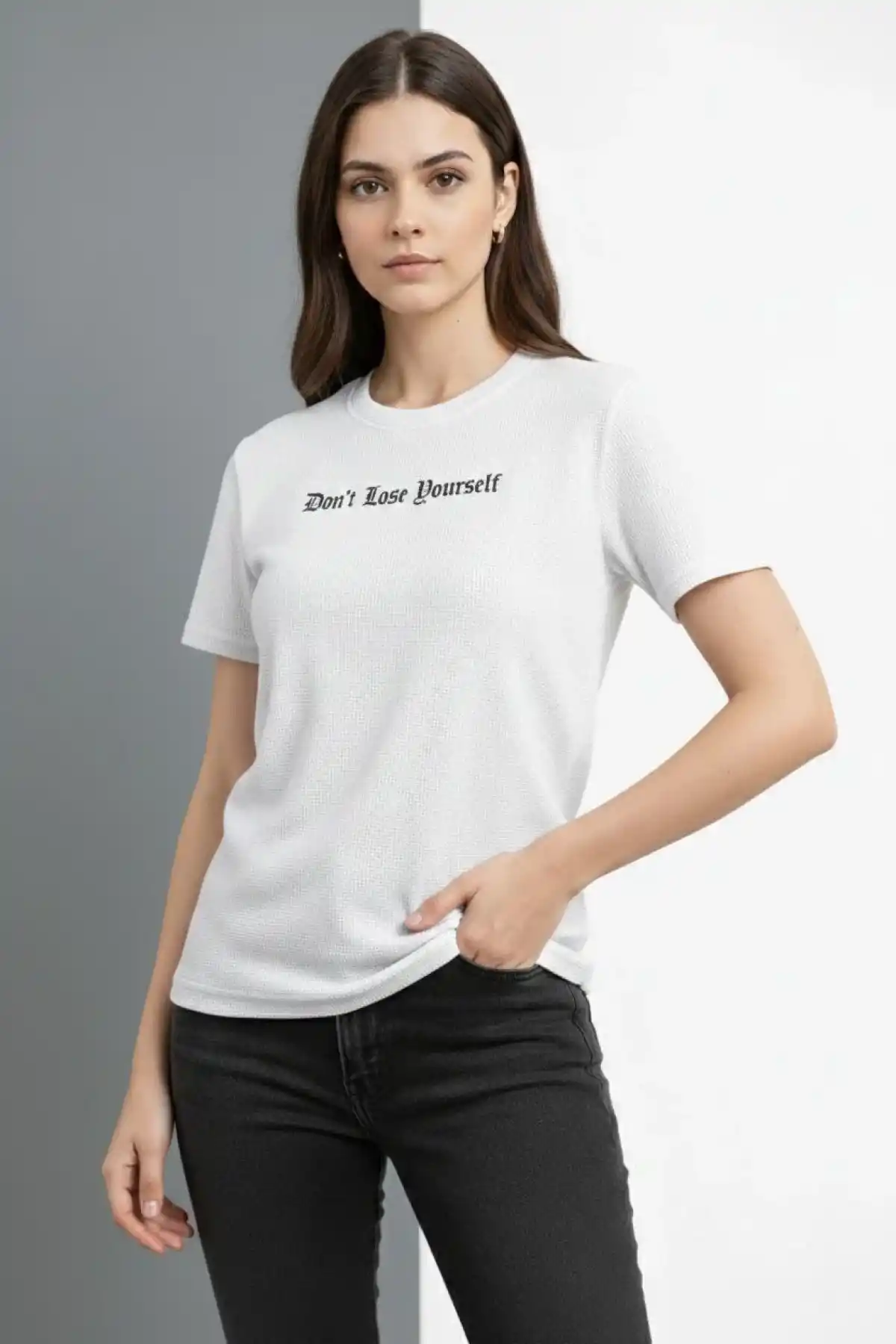 Kadın Wafıl Kumaş Tişört Regular Kalıp Bisiklet Yaka Baskılı Günlük Basic T-Shirt - Beyaz