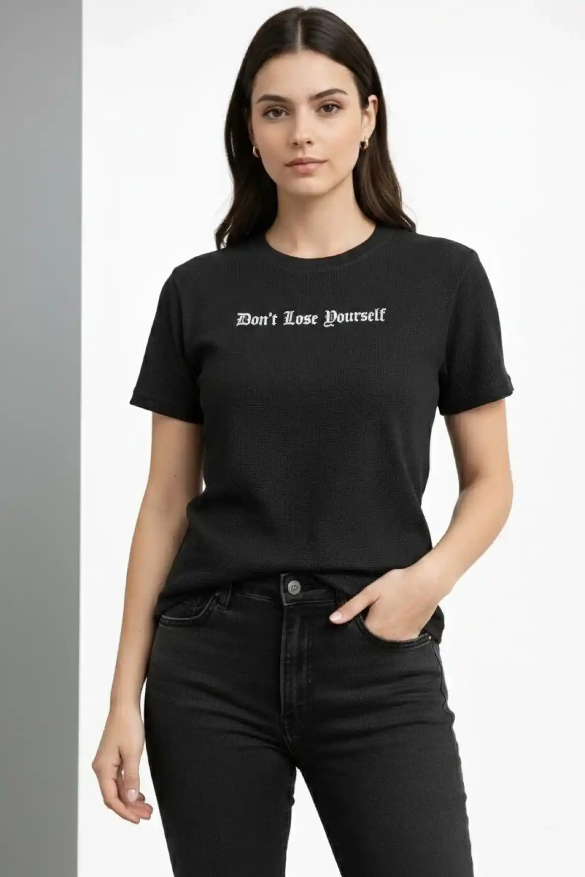 Kadın Wafıl Kumaş Tişört Regular Kalıp Bisiklet Yaka Baskılı Günlük Basic T-Shirt - Siyah
