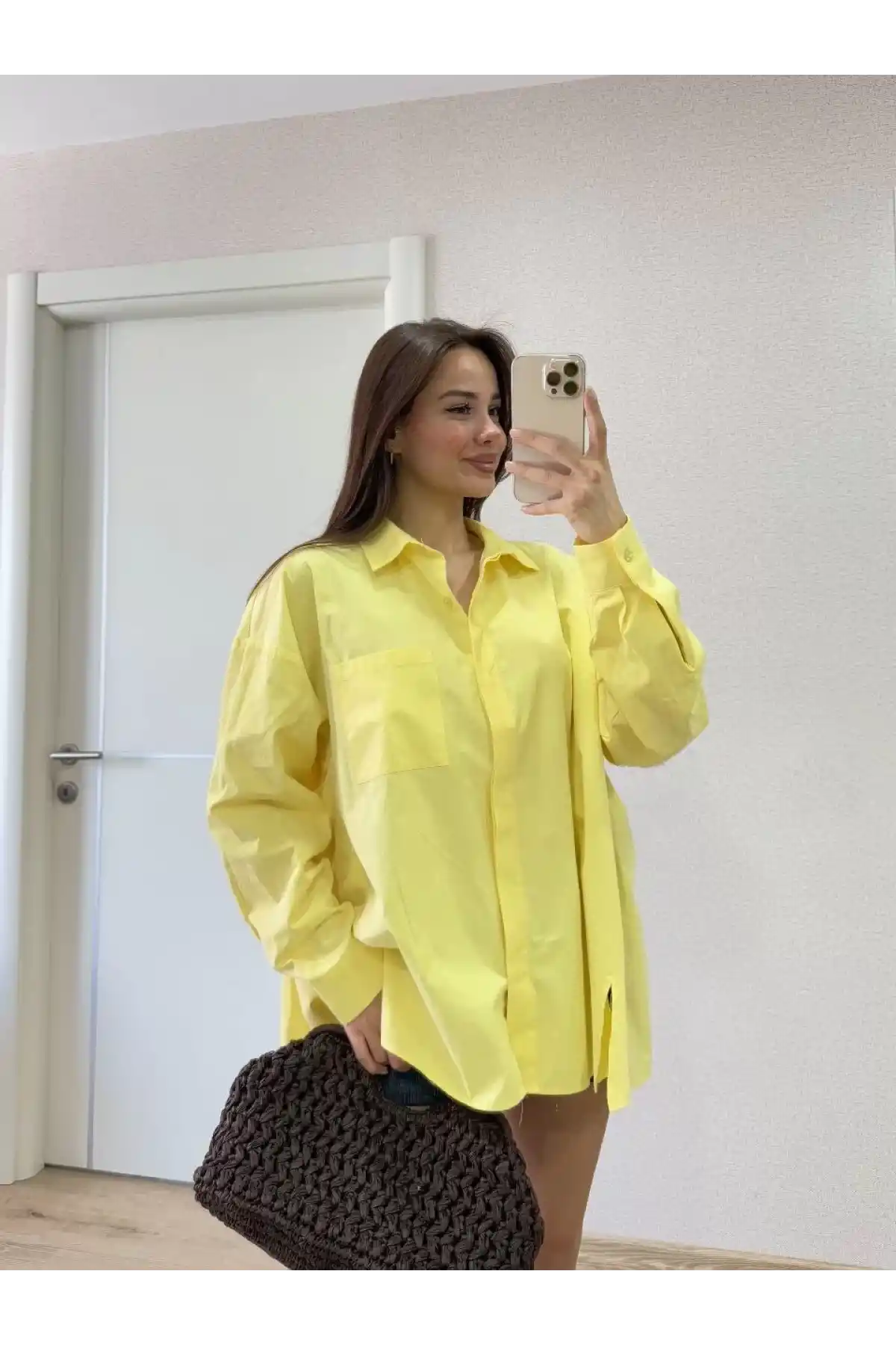 Poplin Kadın Yakalı Yandan Yırtmaçlı Arka Pens Detaylı Gömlek - Sarı