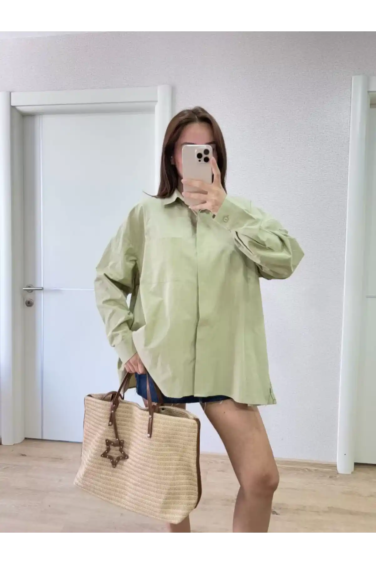 Poplin Kadın Yakalı Yandan Yırtmaçlı Arka Pens Detaylı Gömlek - Yeşil