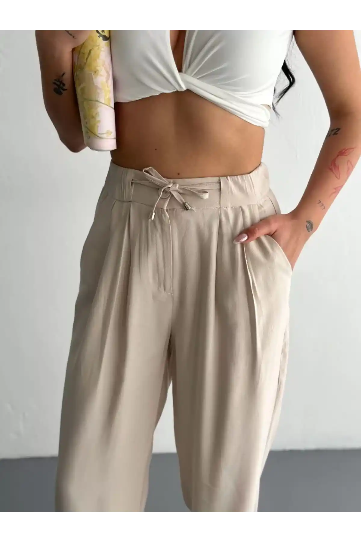 Kadın Yüksel Bel Beli Bağcıklı Rahat Boru Paça Pantalon - Kırık Beyaz