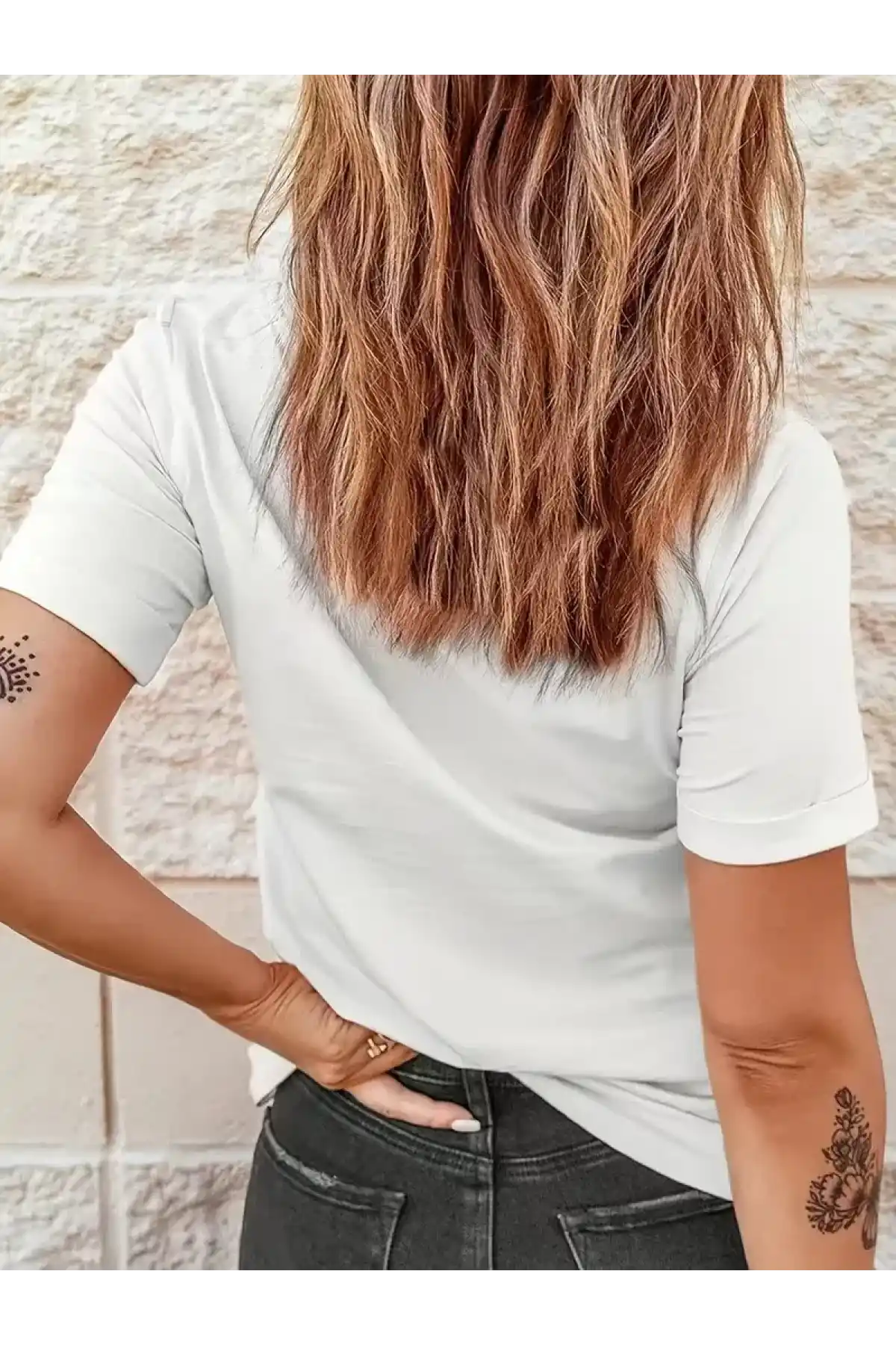 Kadınlar için Şık Leopar Kalp Baskılı Günlük Tişört - Büyük Beden, Makinede Yıkanabilir, Sevgililer Günü & Günlük Kıyafetler için Mükemmel- Beyaz