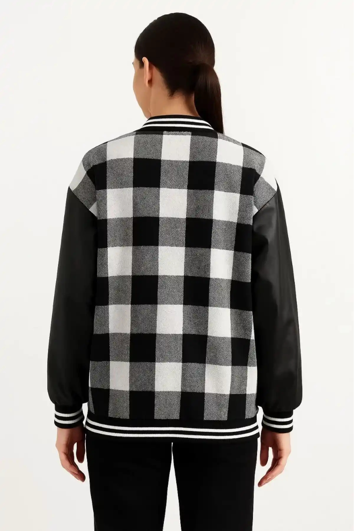 Kadın Kolej Ceket – Kareli Oduncu Kumaş, Kolları Suni Deri, Fermuarlı, İçi Kapitone Astarlı, Nakışlı Oversize Bahar & Kış Stil - Gri