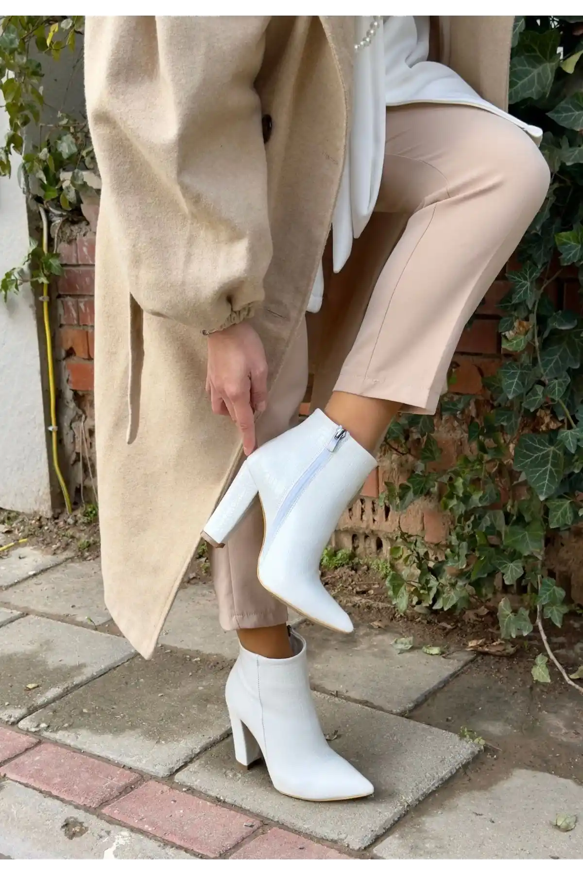 Loora Beyaz Rugan Desenli Topuklu Bot - GC