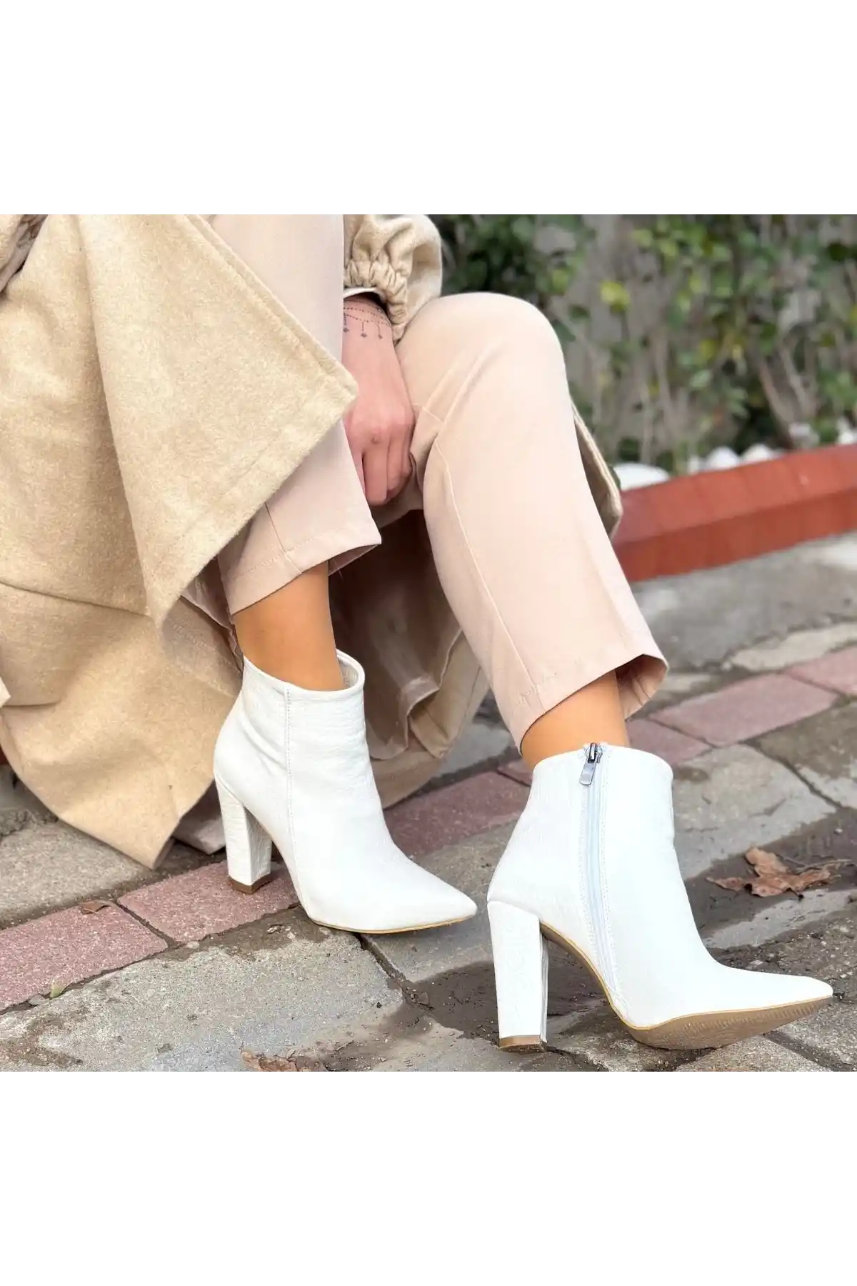 Loora Beyaz Rugan Desenli Topuklu Bot - GC