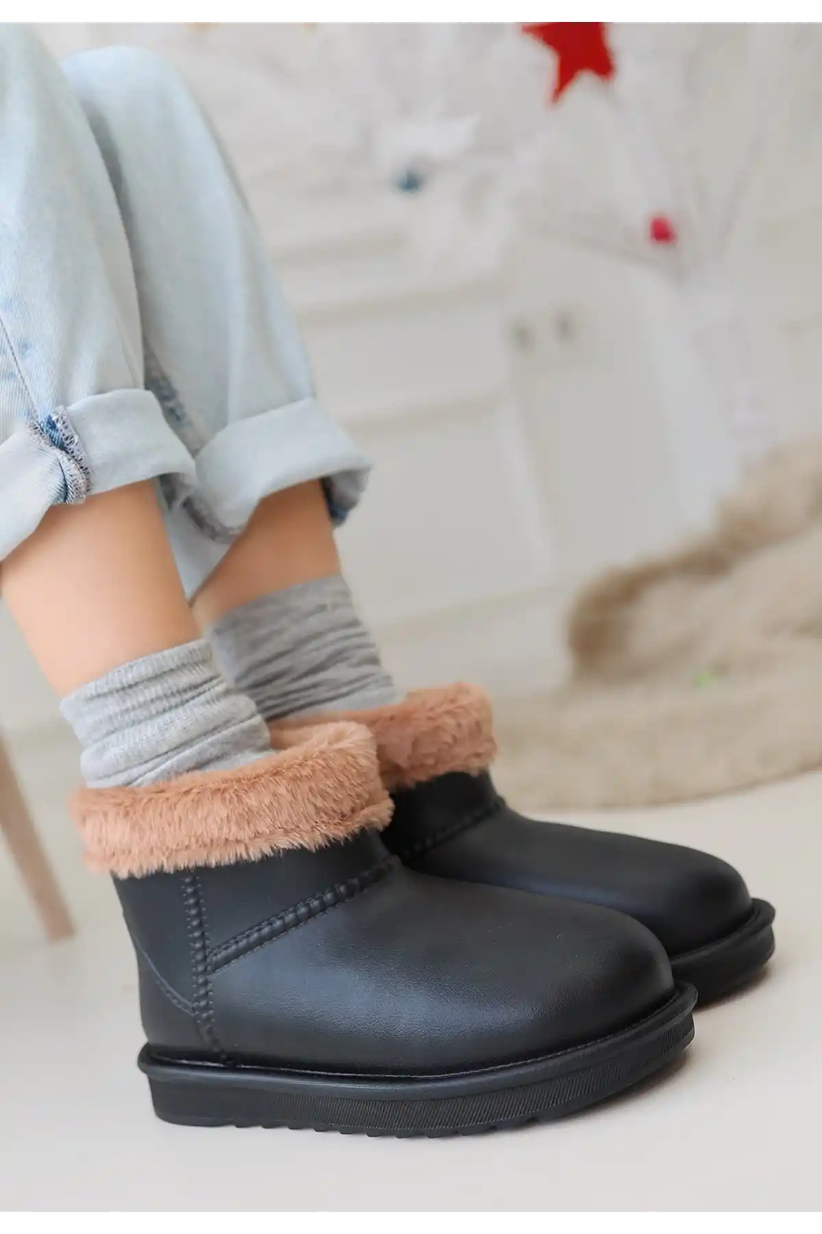 Mordi Siyah Oval Burunlu Su Geçirmez İçi Kürklü  Bot - GC