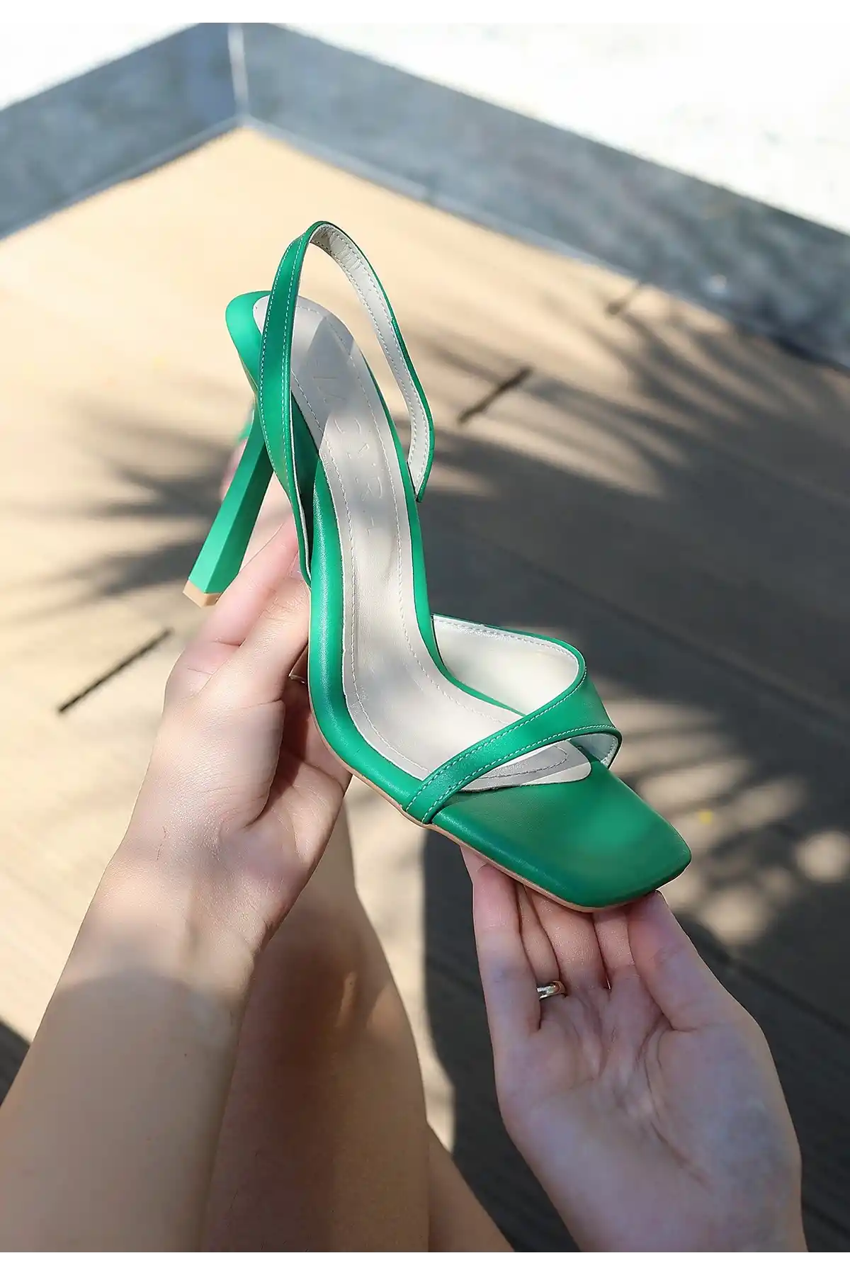 Orra Yeşil Cilt Topuklu Ayakkabı - GC