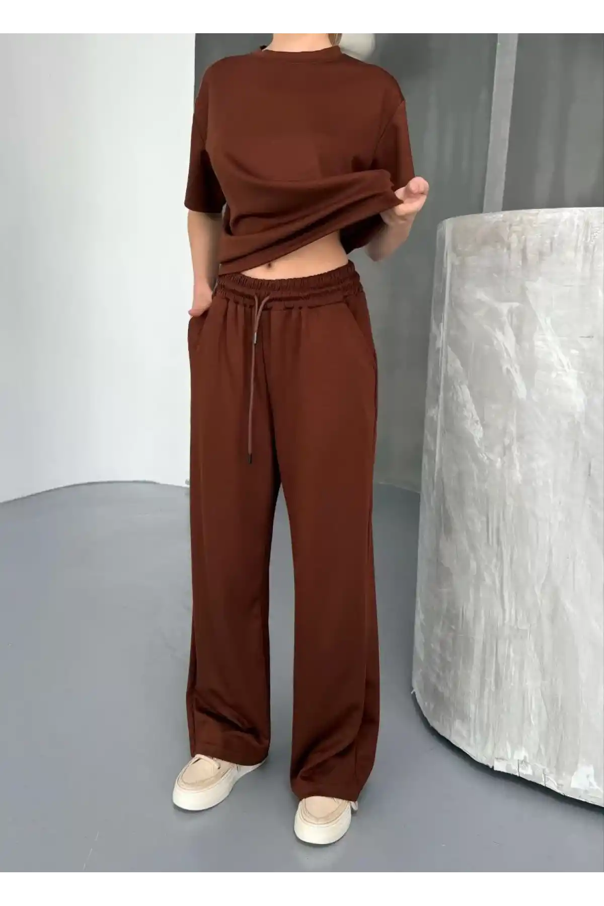 Osy Modal Yumuşak Dokulu Kumaş Kısa Kollu Bluz Rahat Pantalon ikili Takım- Kahverengi