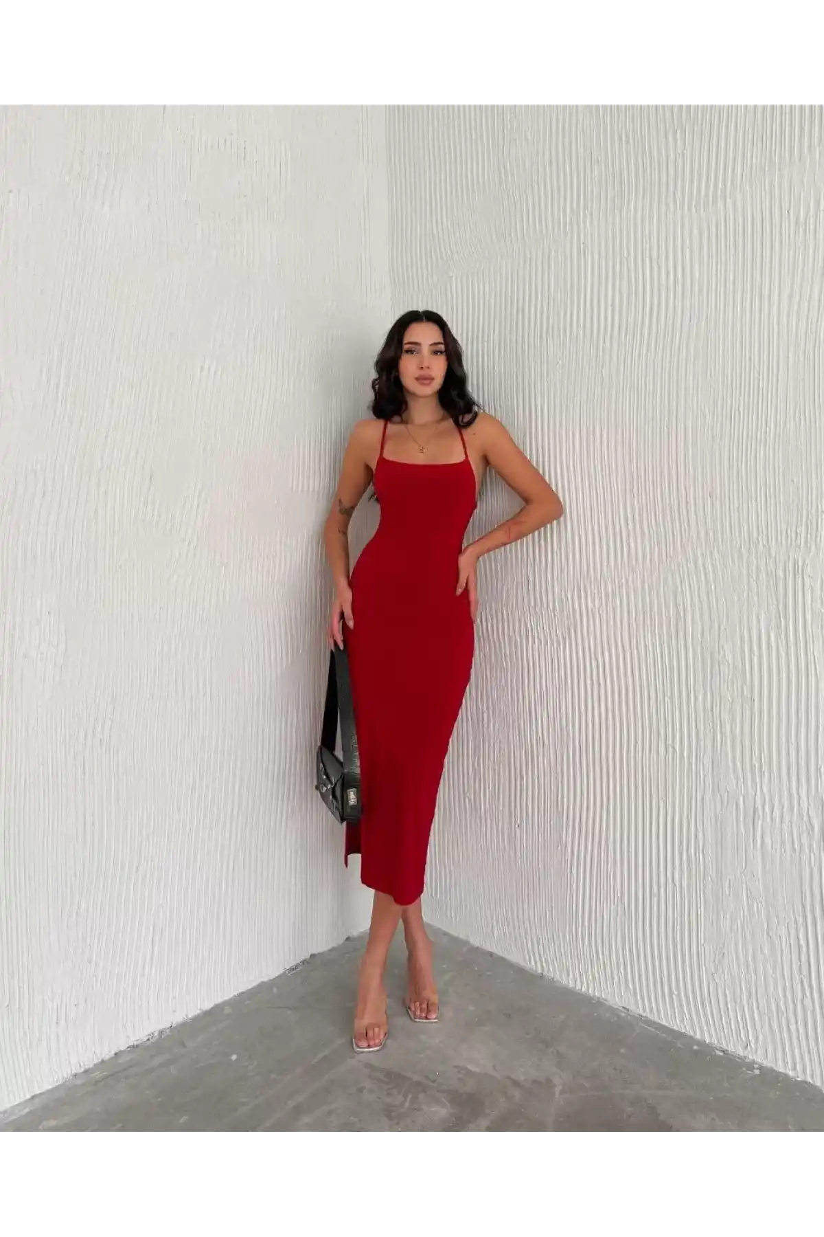 Sırt Bağlamalı Derin Yirtmaç Askılı Elbise - Kırmızı
