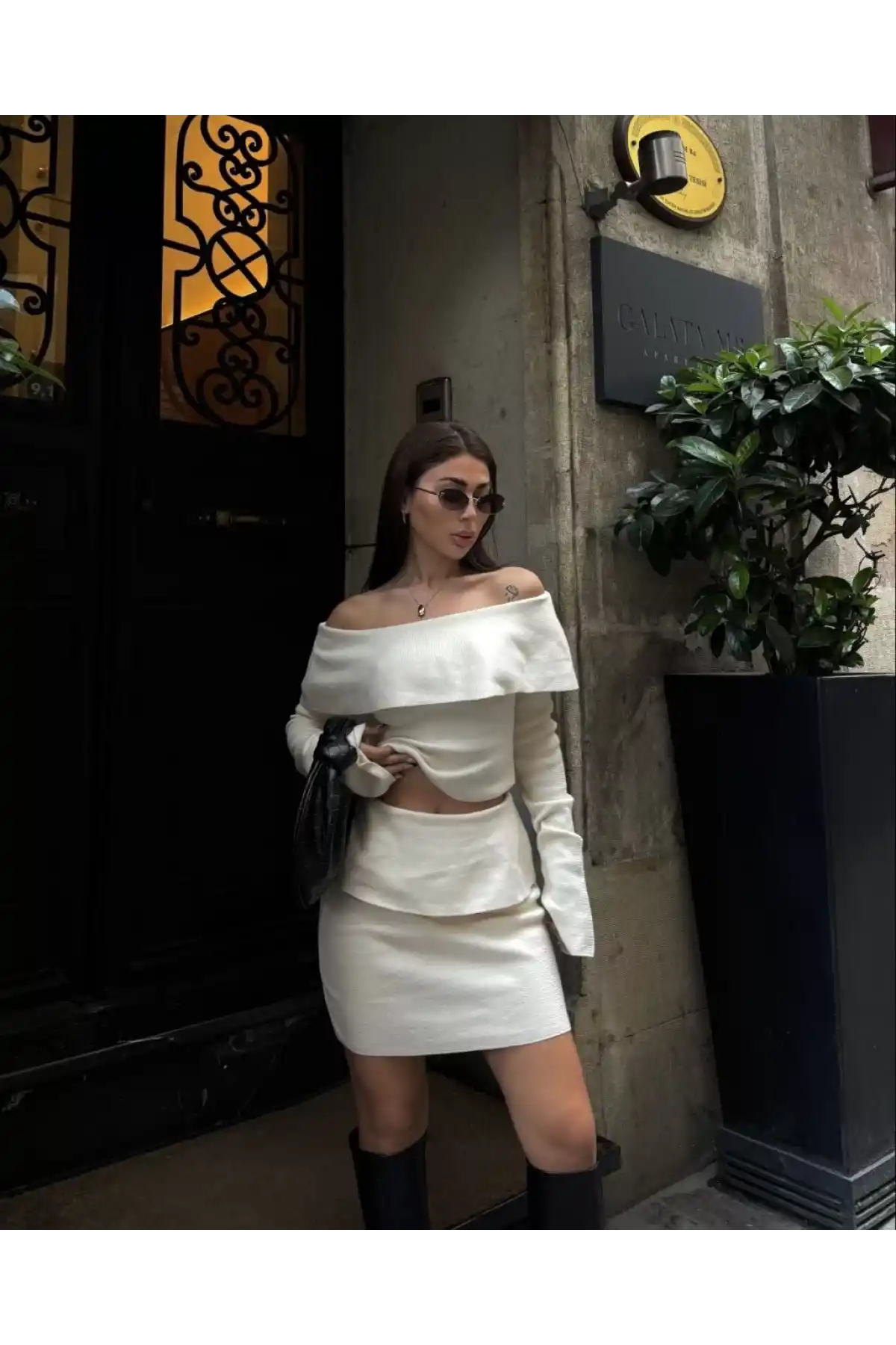 Straplez , Madonna , Carmen Yaka Croplu Mini Etekli ikili Takım Triko - Beyaz