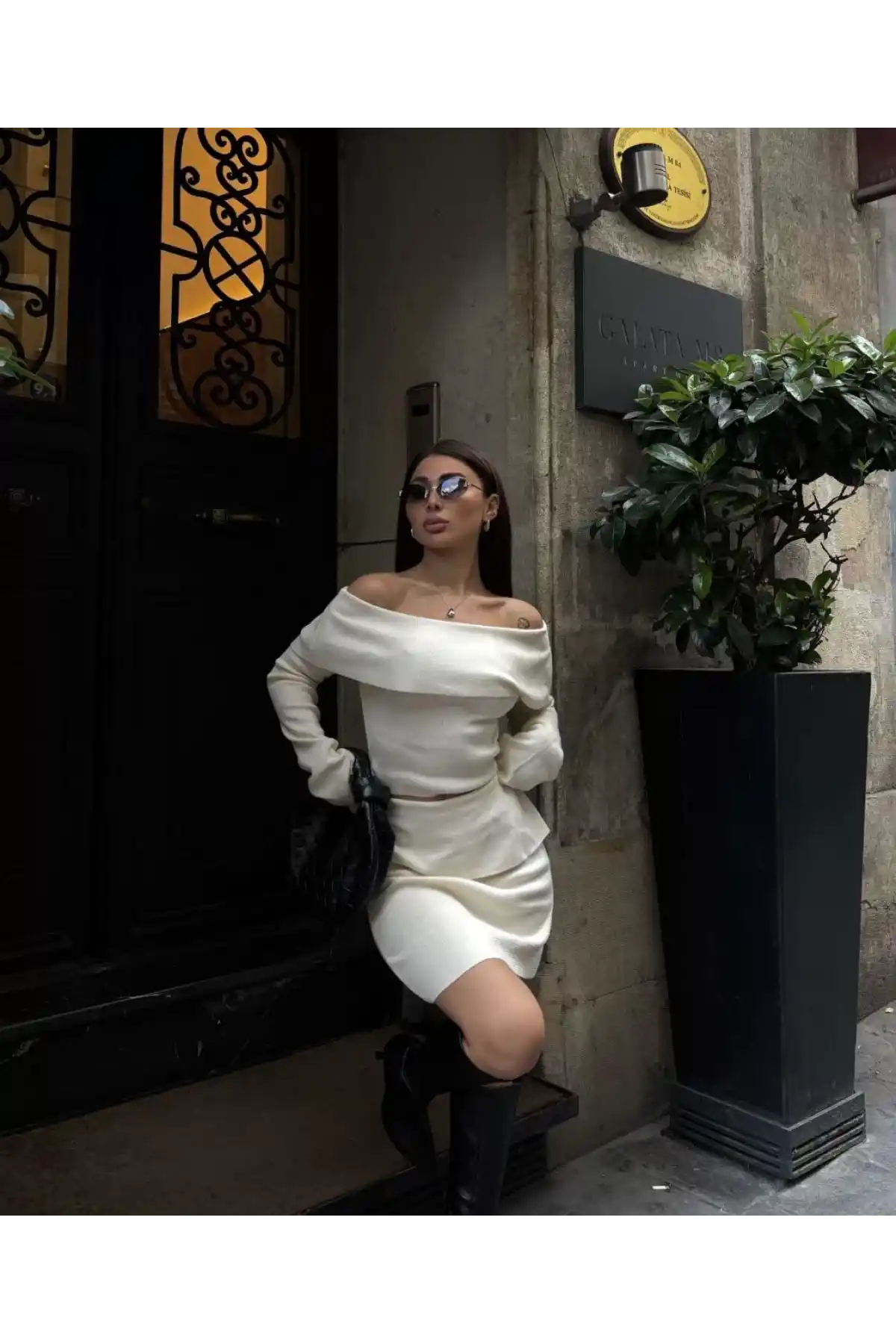 Straplez , Madonna , Carmen Yaka Croplu Mini Etekli ikili Takım Triko - Beyaz