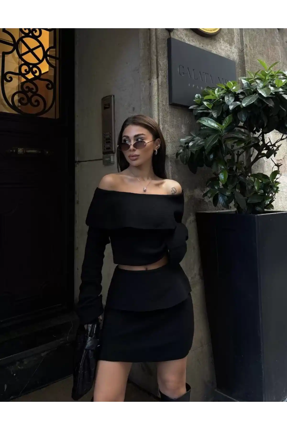 Straplez , Madonna , Carmen Yaka Croplu Mini Etekli ikili Takım Triko - Siyah