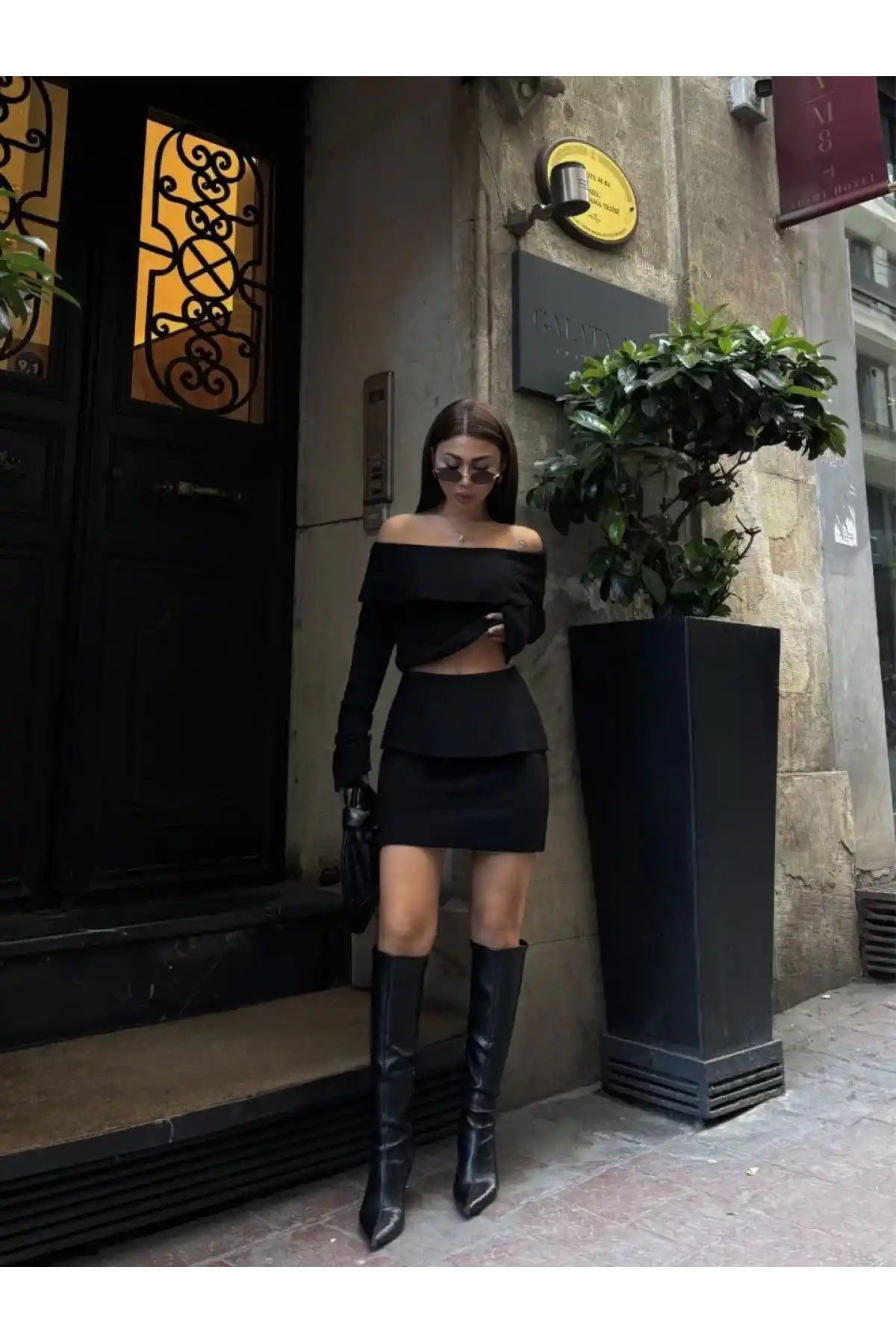 Straplez , Madonna , Carmen Yaka Croplu Mini Etekli ikili Takım Triko - Siyah