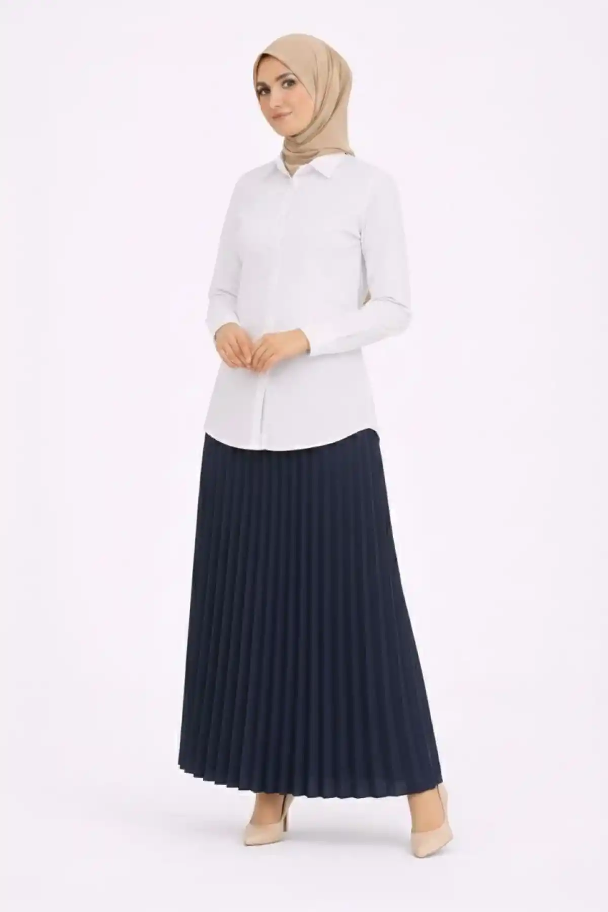 Tesettür Beyaz Gömlekli Pliseli Etek İkili Takım Gündelik ve Ofis Şıklığı - Lacivert