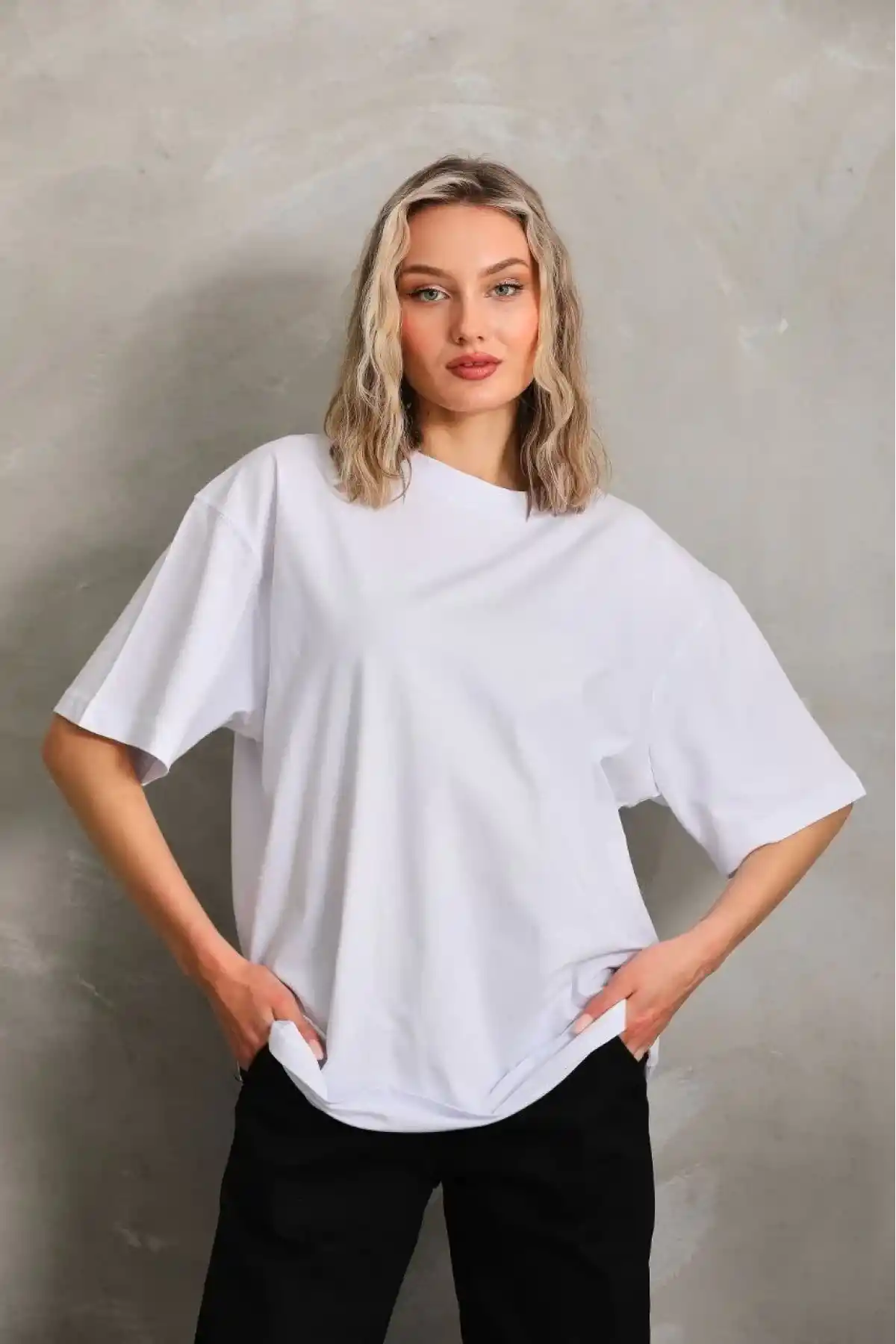 kadın Bisiklet Yaka Düz Oversize T-Shirt - Beyaz