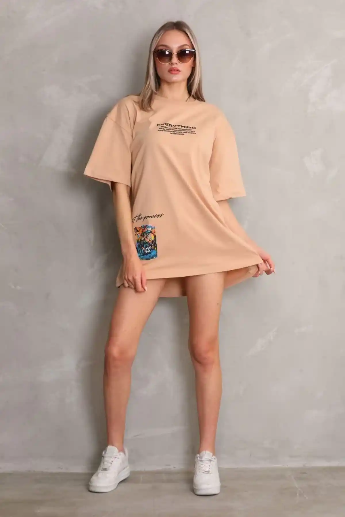 kadın Bisiklet Yaka Baskılı Oversize T-Shirt - Bej