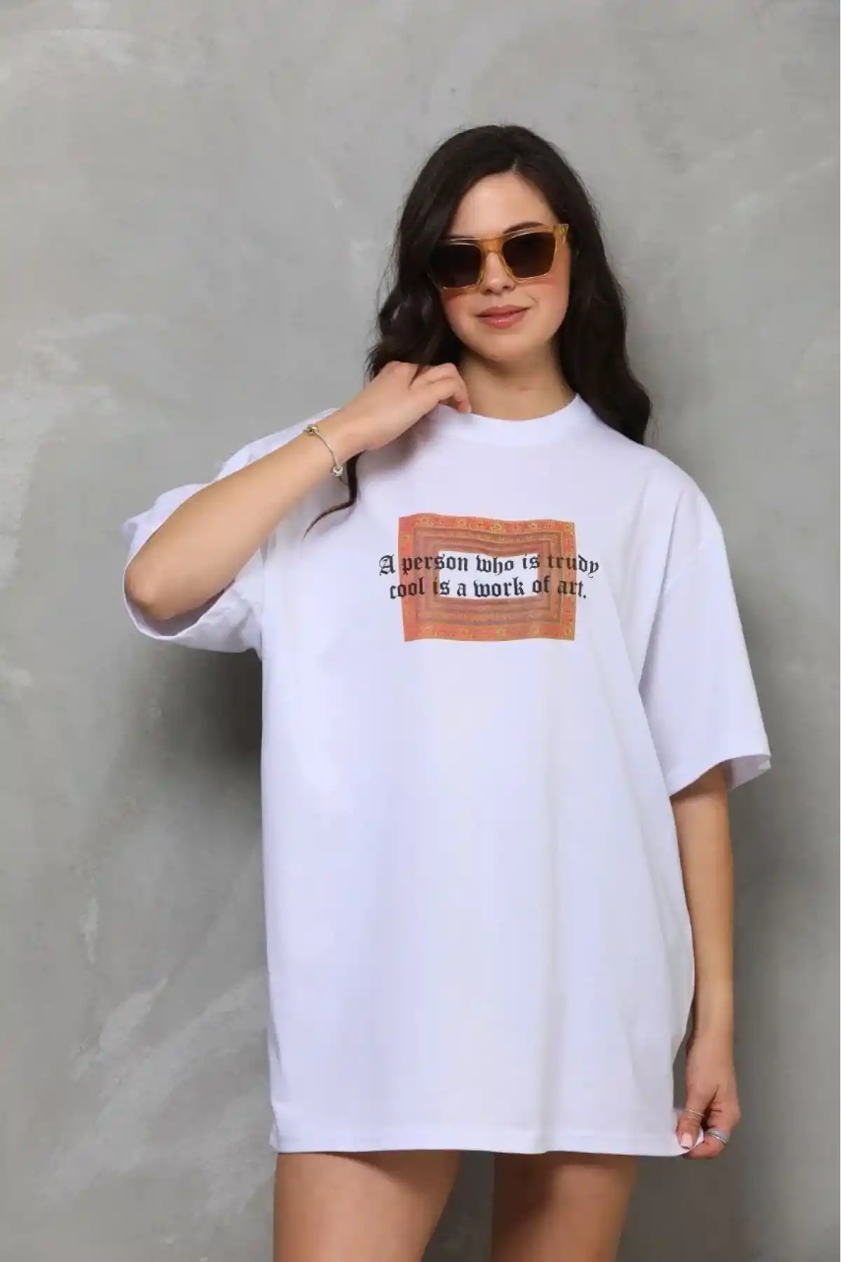 kadın Bisiklet Yaka Baskılı Oversize T-Shirt - Beyaz
