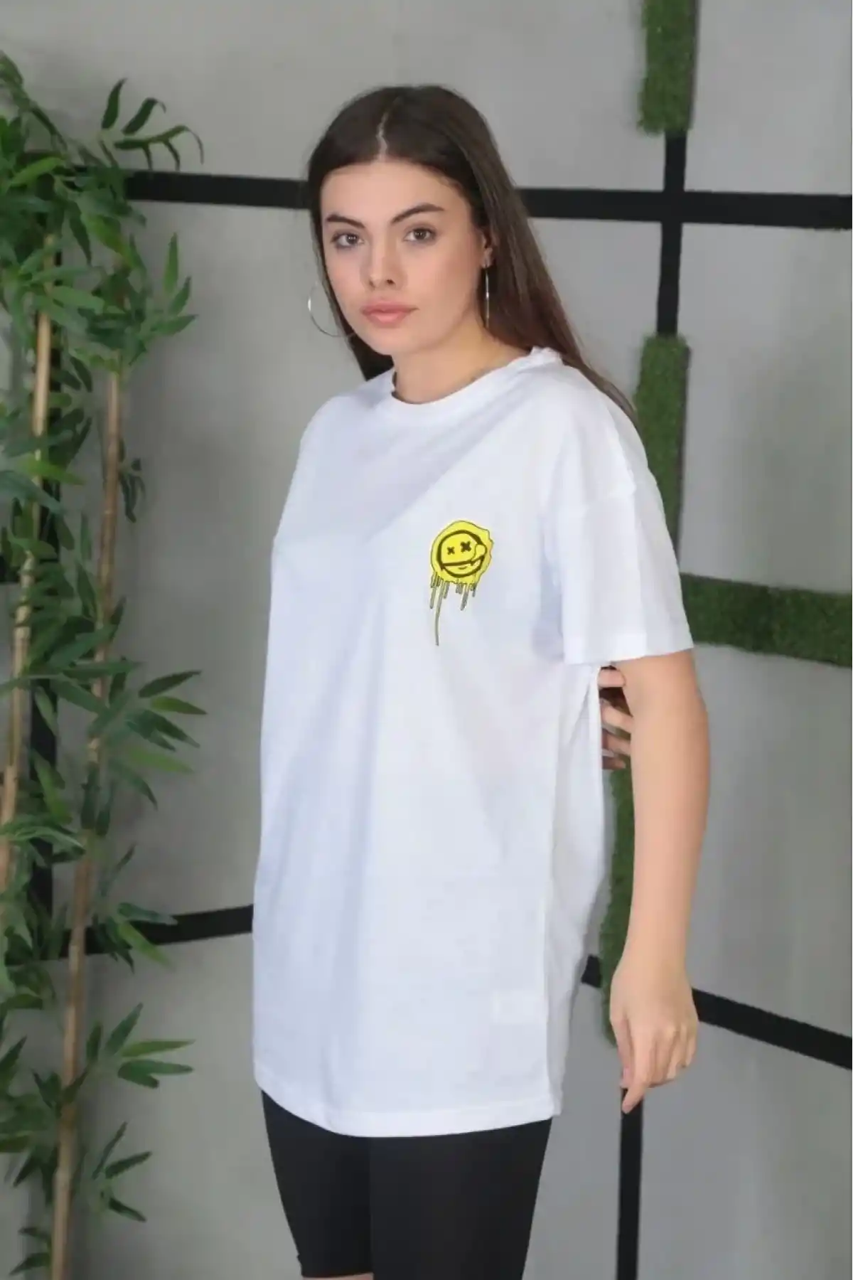 Kadın Bisiklet Yaka Baskılı Oversize T-Shirt - Beyaz