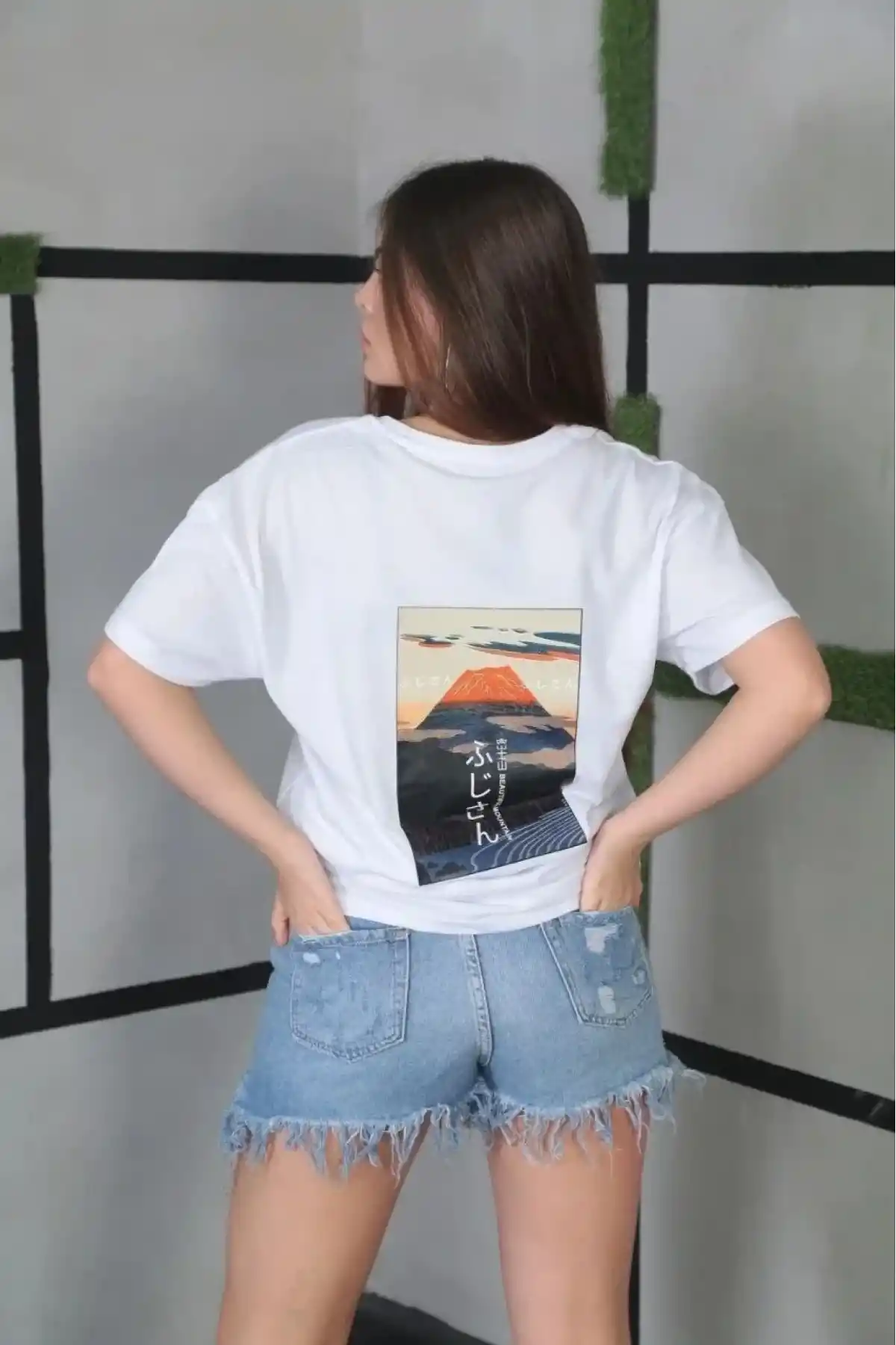 Kadın Bisiklet Yaka Baskılı Oversize T-Shirt- Beyaz